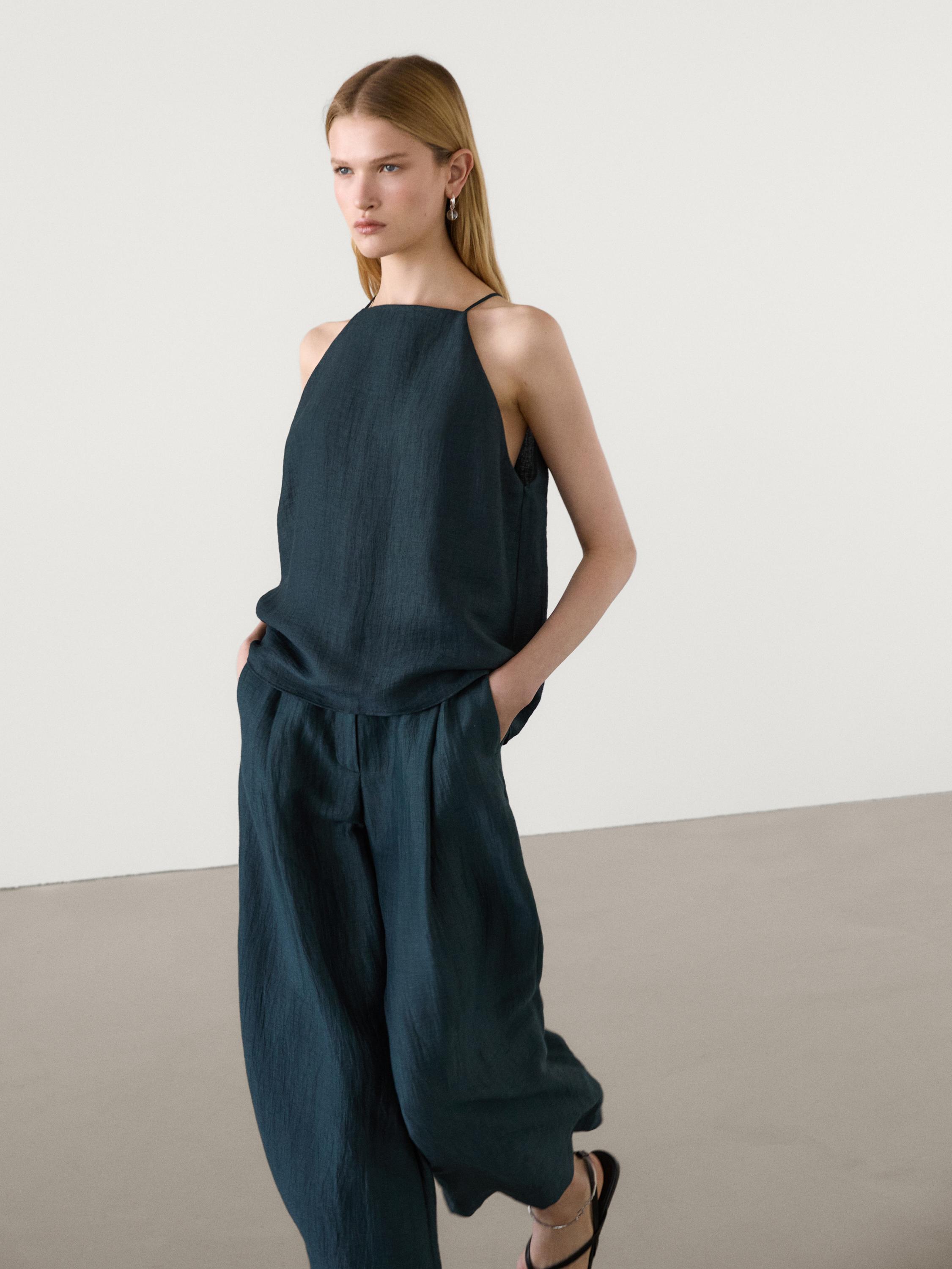 توب من الكتان المخلوط بظهر مفتوح