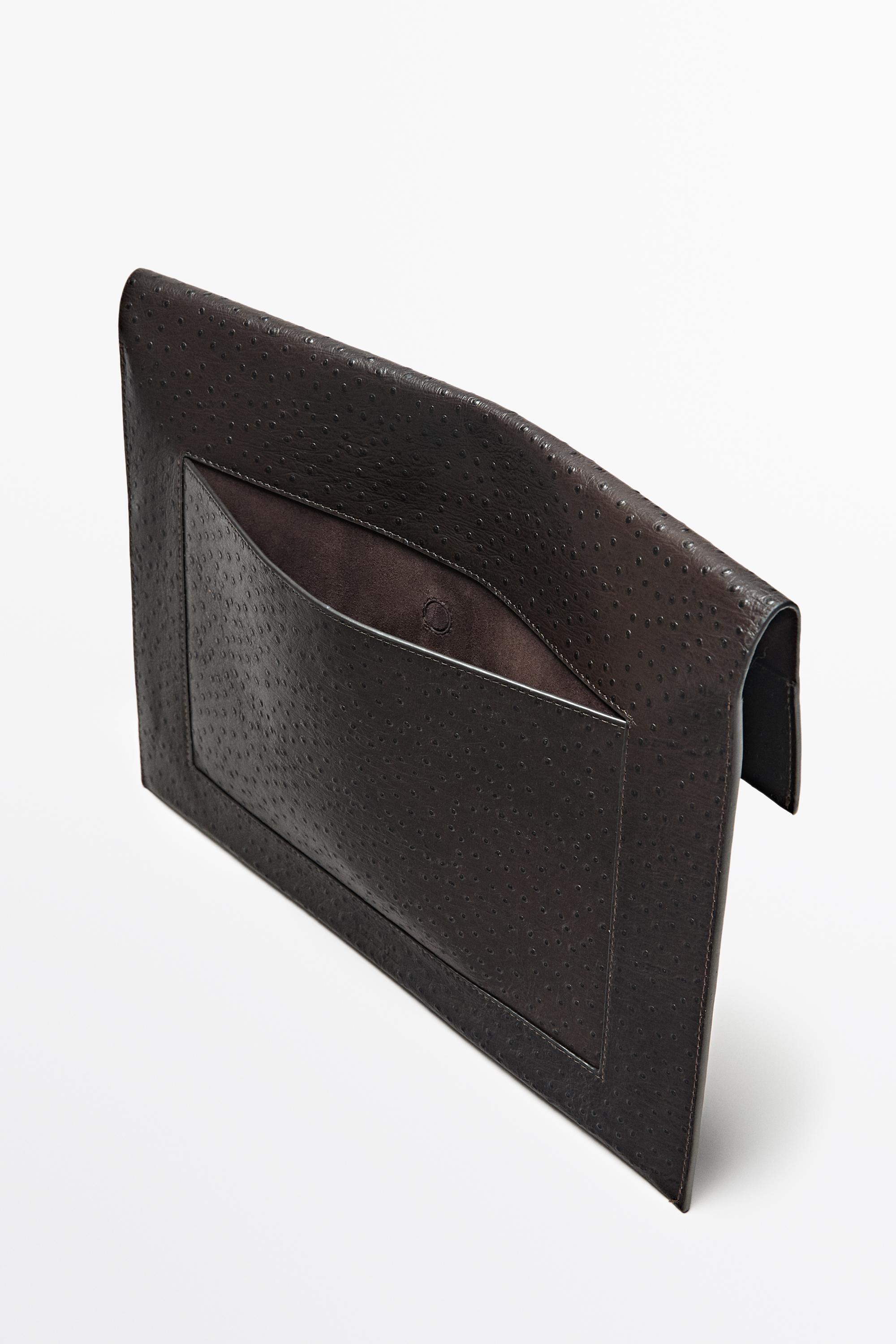 Textured laptop sleeve - thumbnail 4