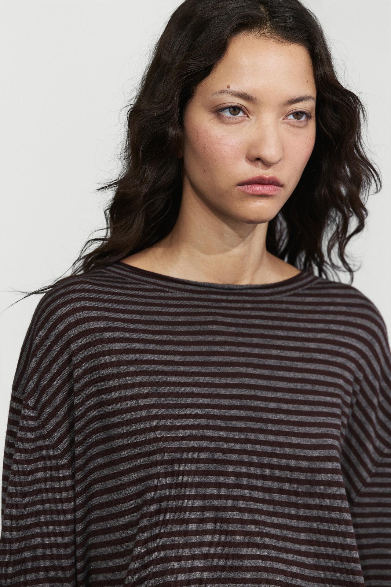 Striped knit sweater with mock turtleneck — MOLE BROWN