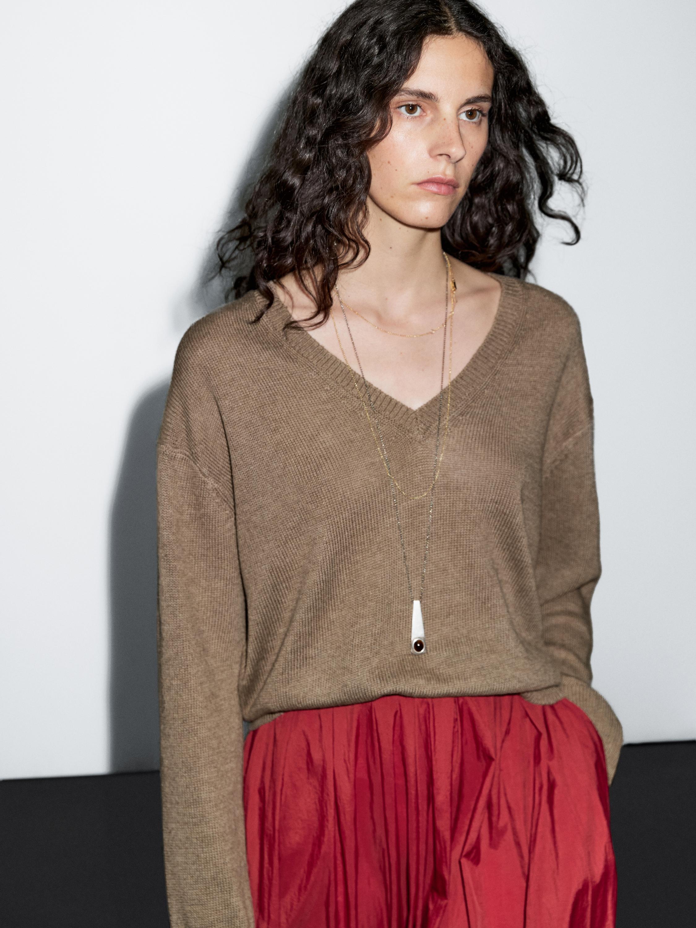 Long sleeve V-neck knit sweater