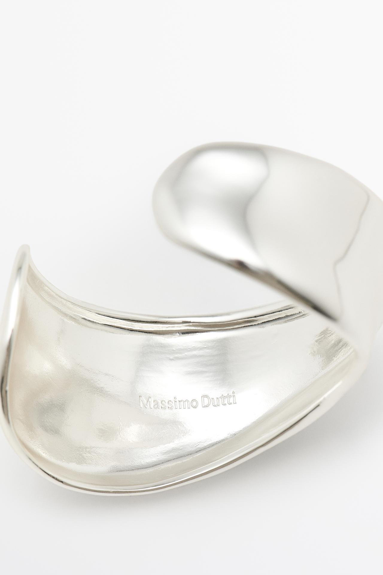 Wavy statement bracelet — SILVER