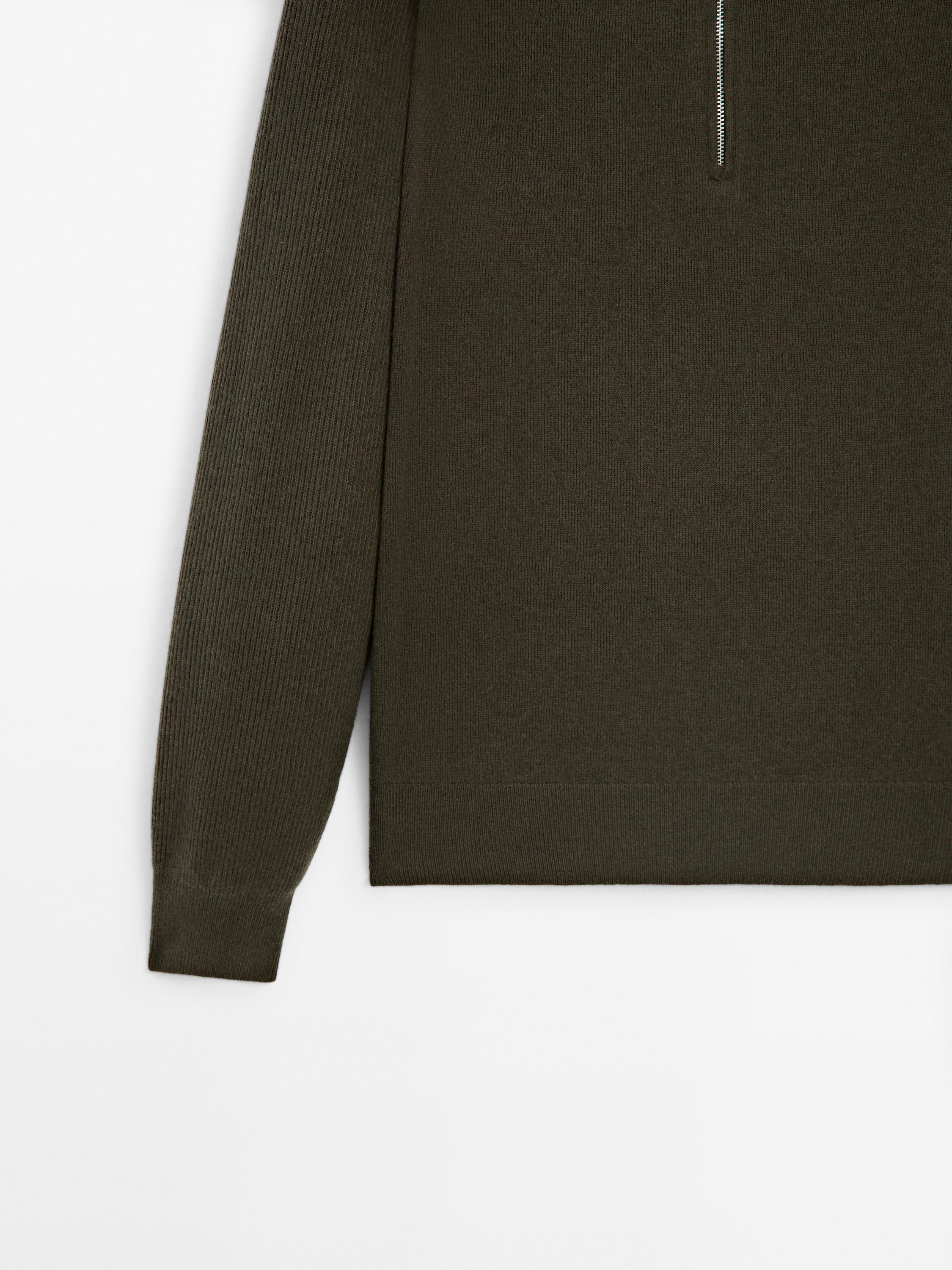 Mock neck knit sweater