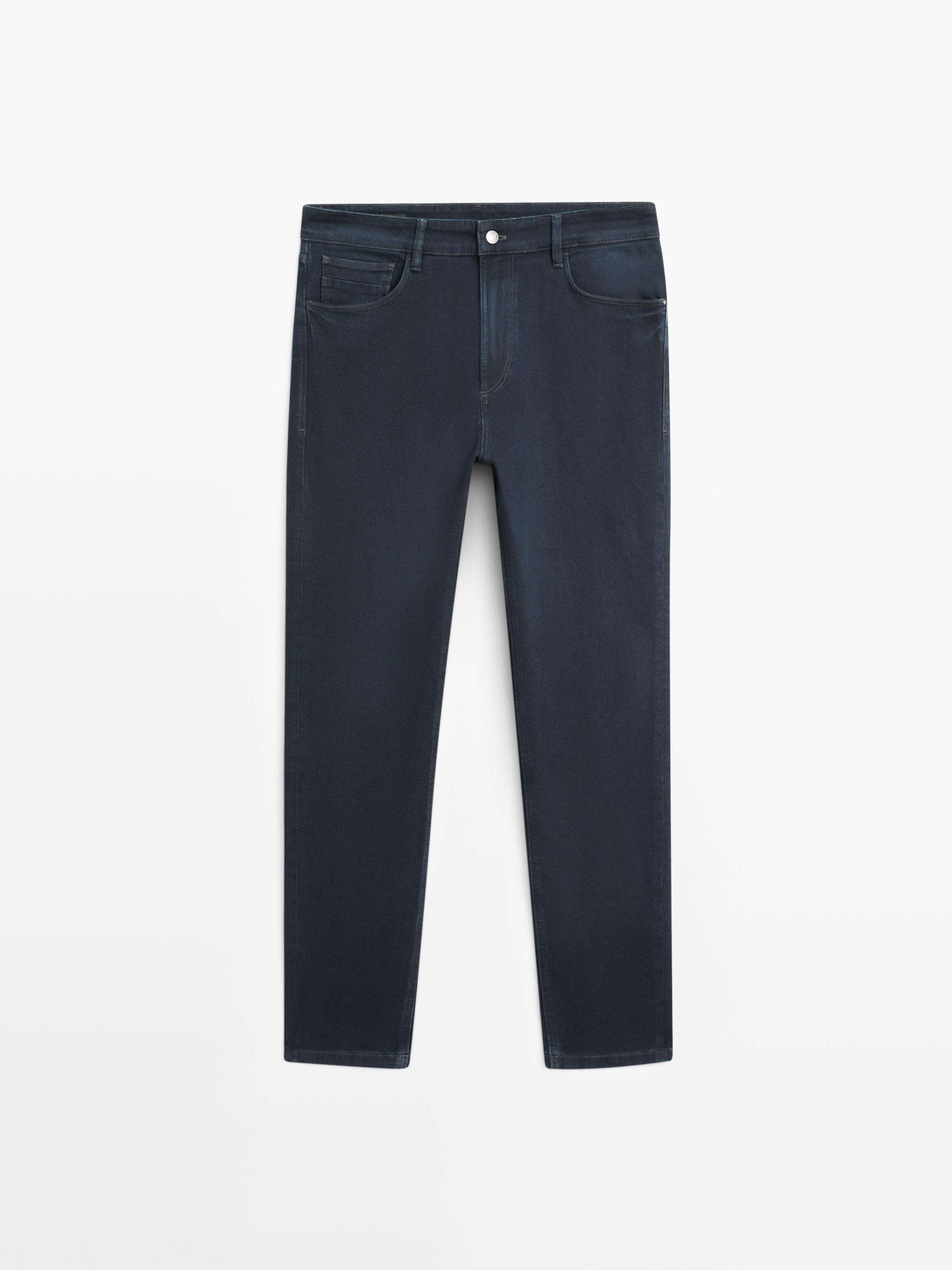 Pantalón tejanero slim fit ligero