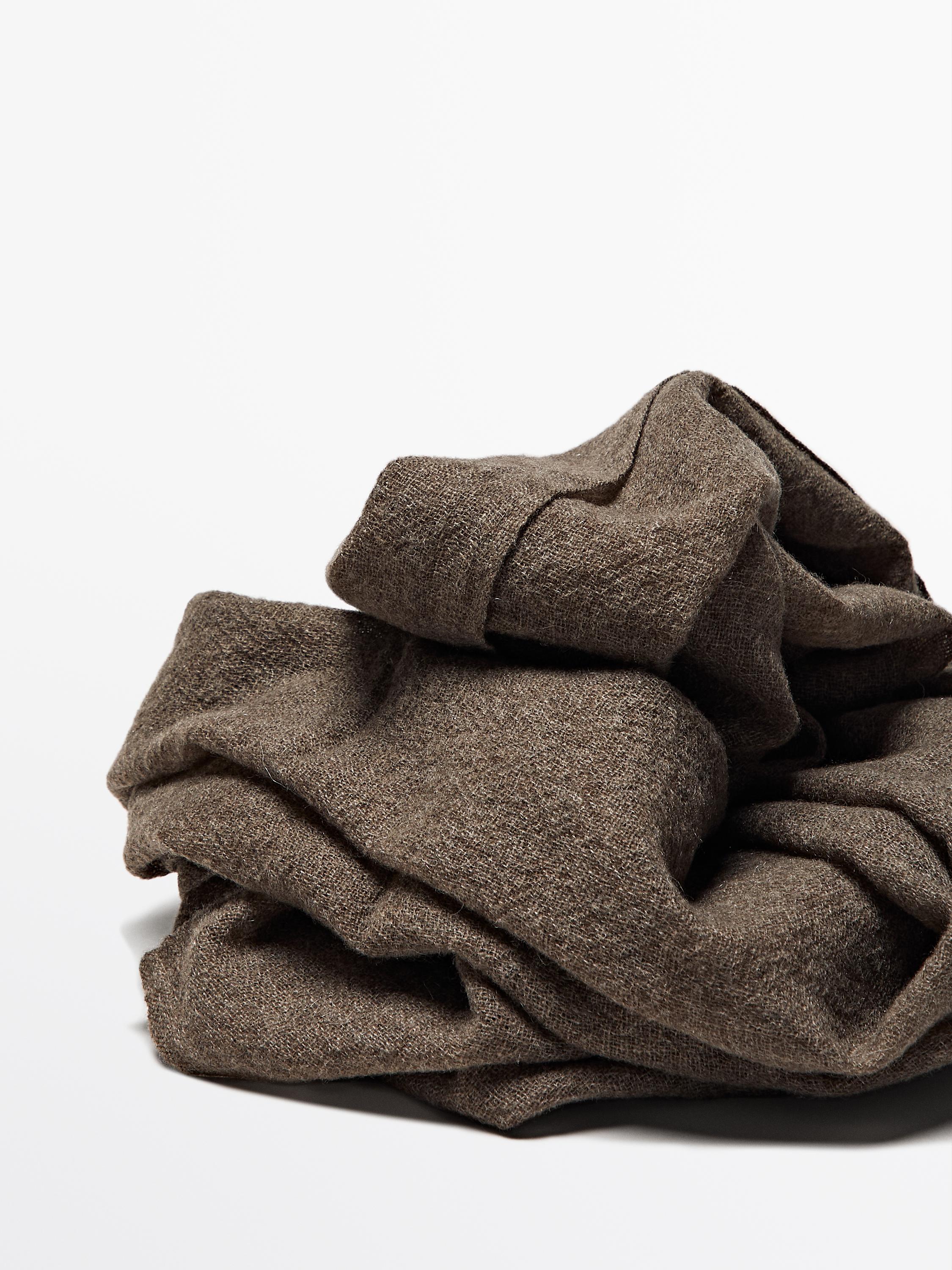 100% cashmere scarf