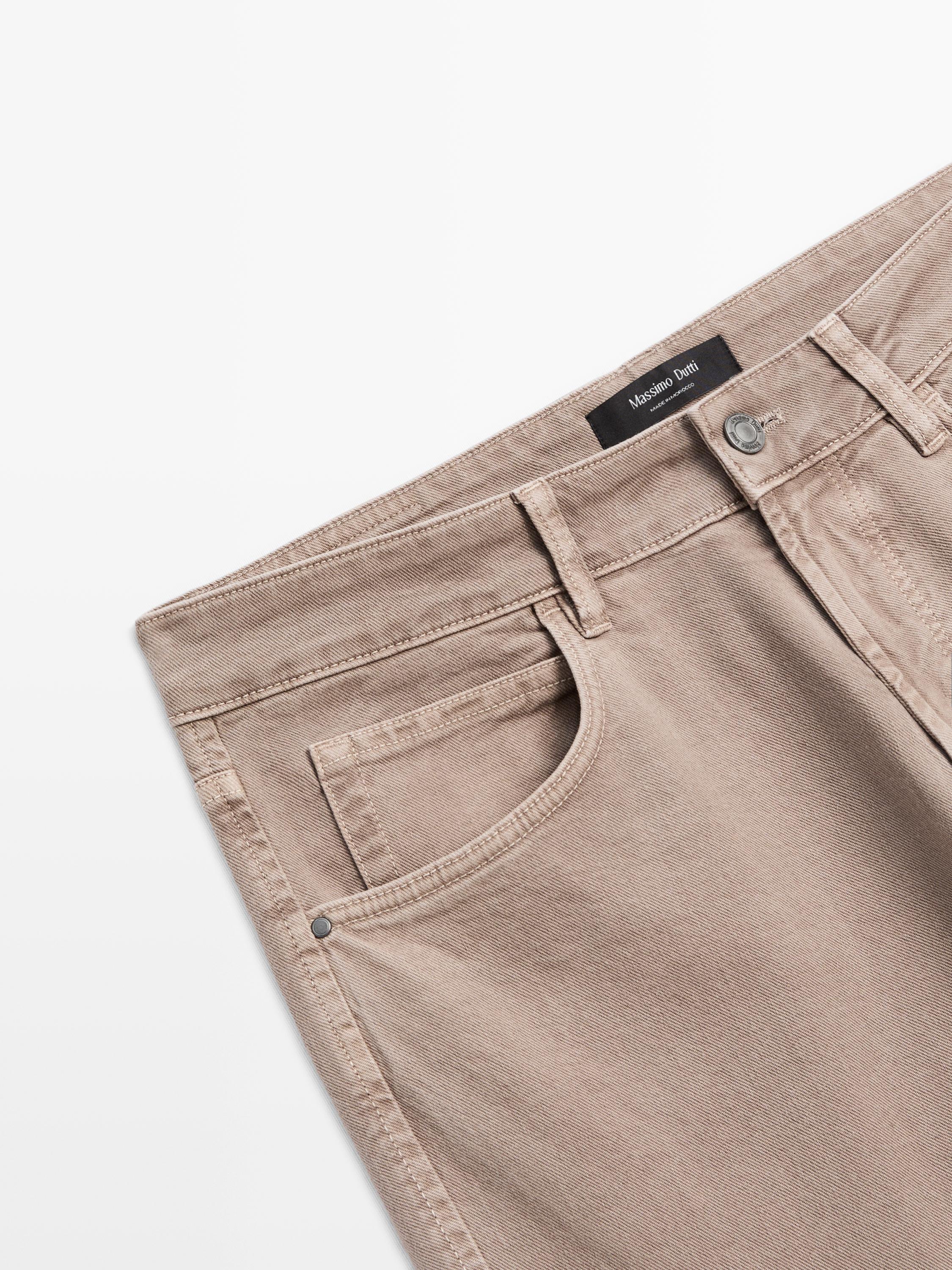 Tapered fit jeans