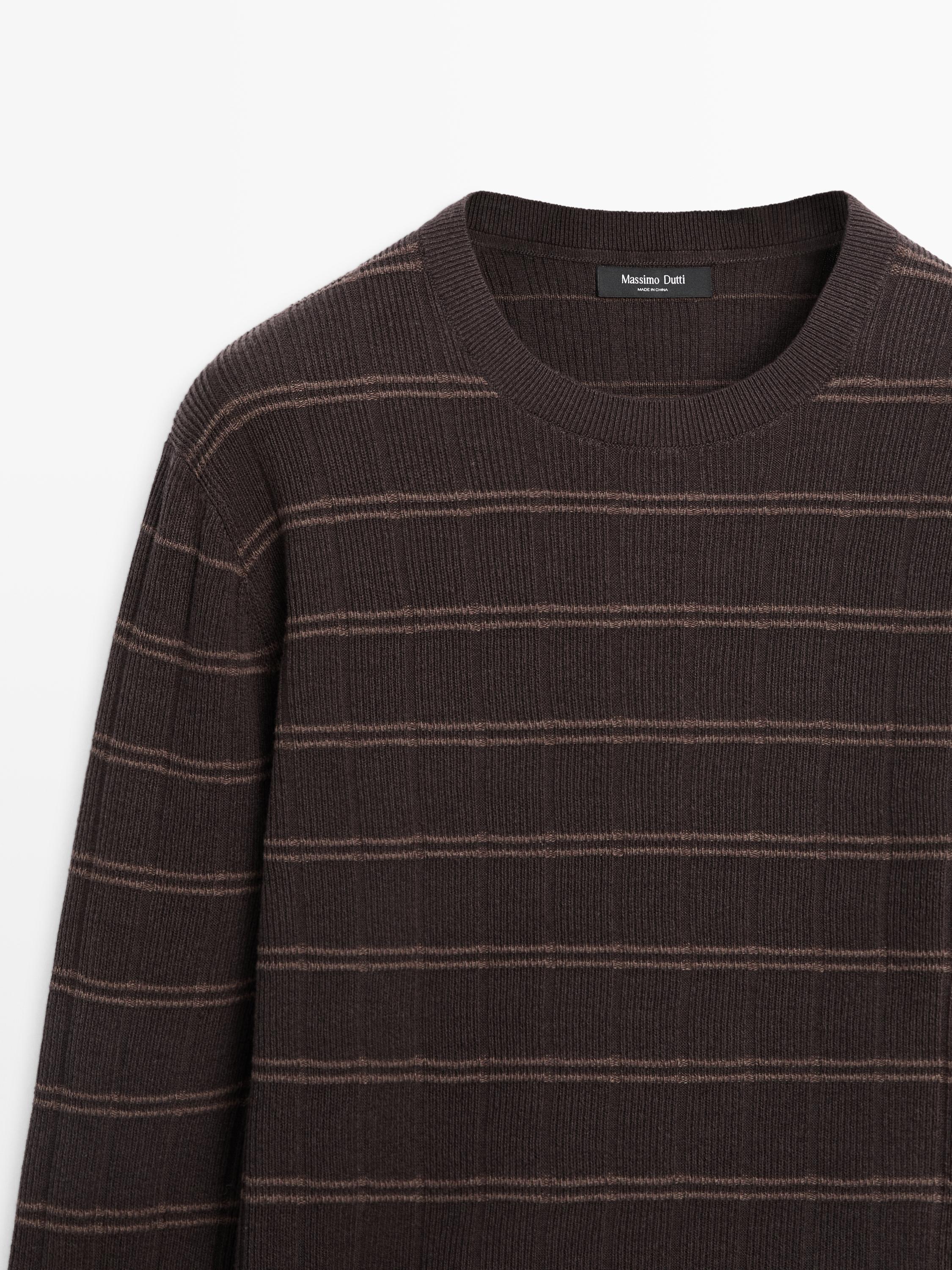 Striped knit crew neck sweater — BROWN