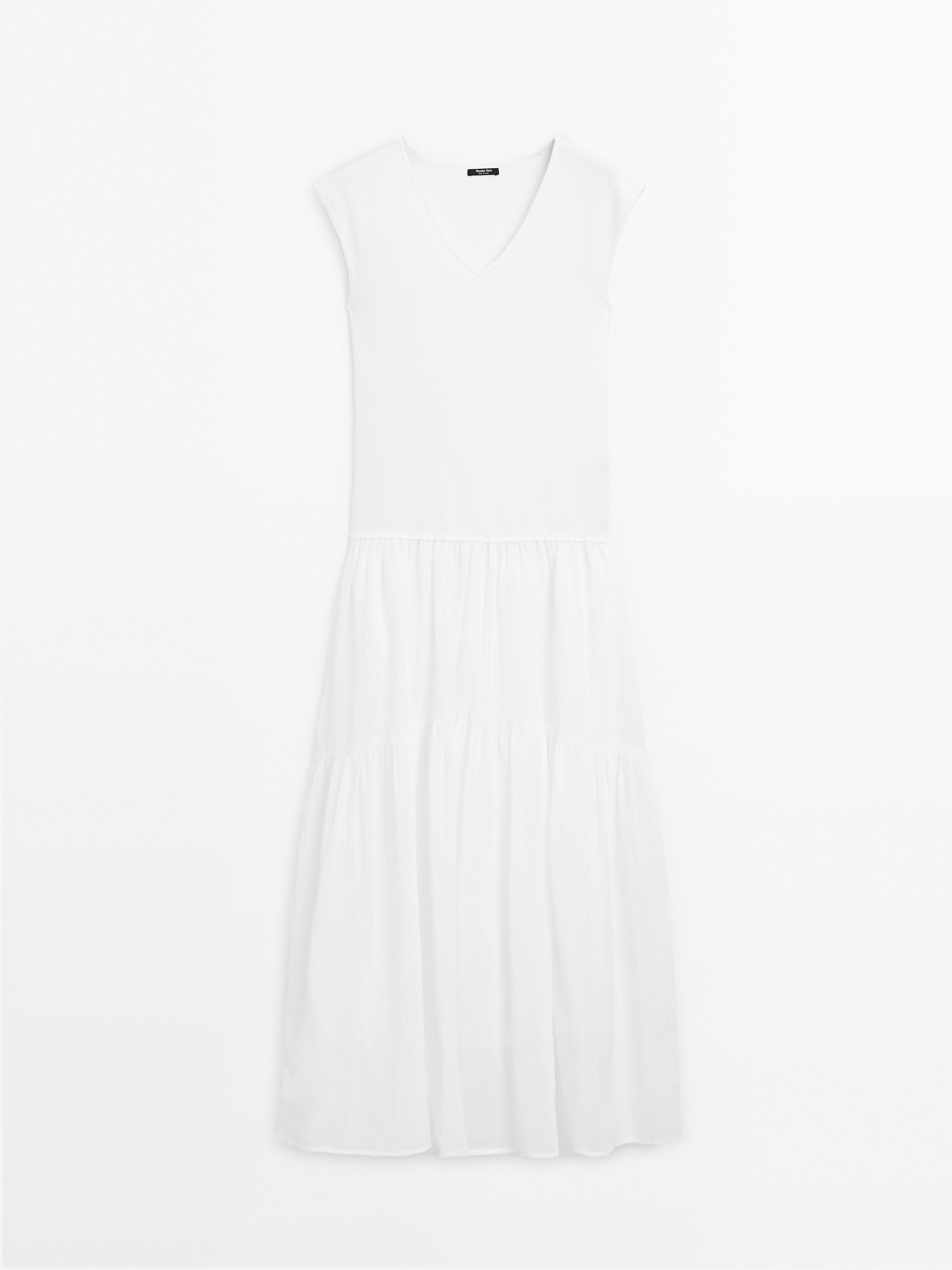 Robe longue contrastante à encolure en V