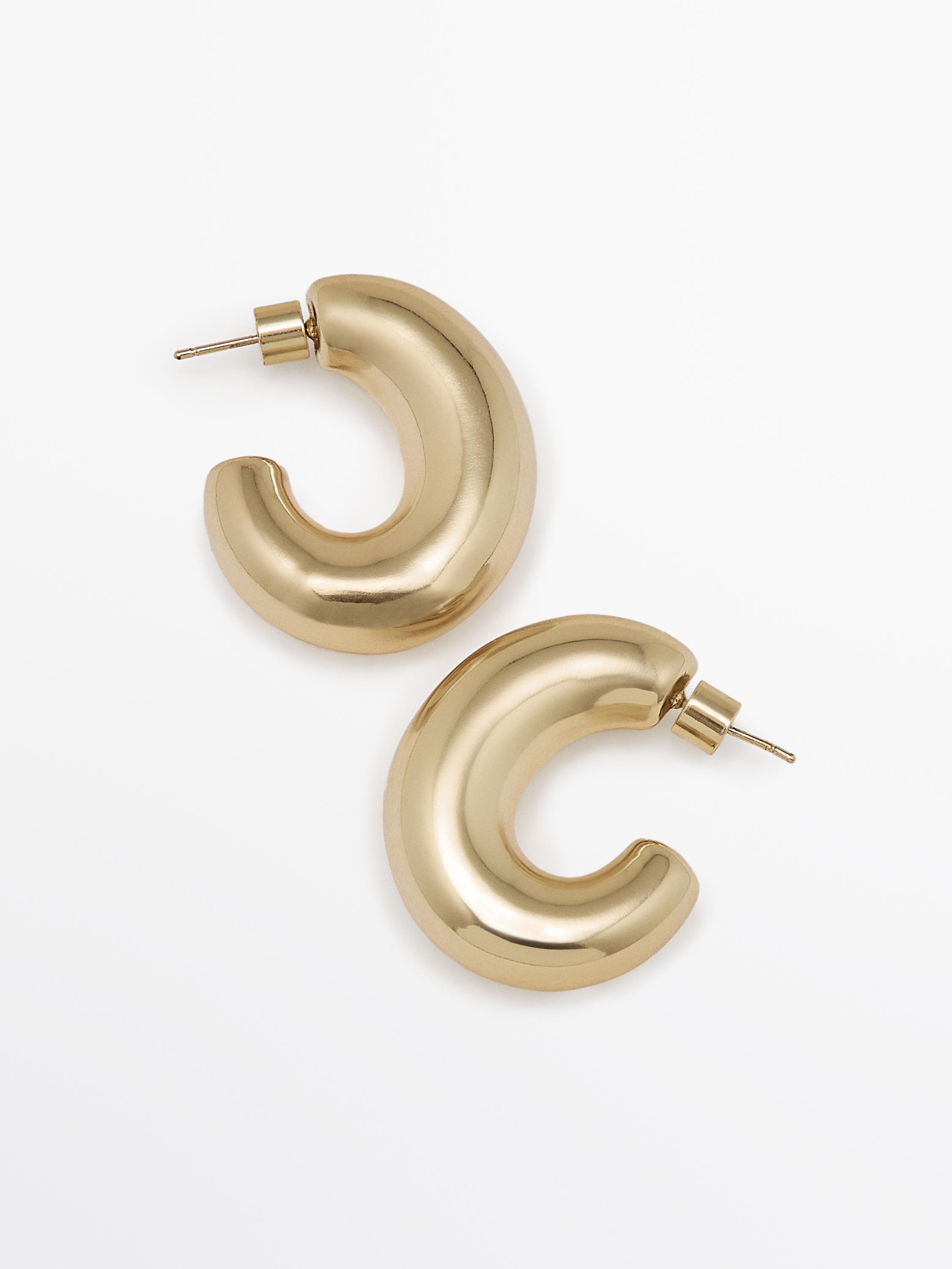 Oval hoop earrings