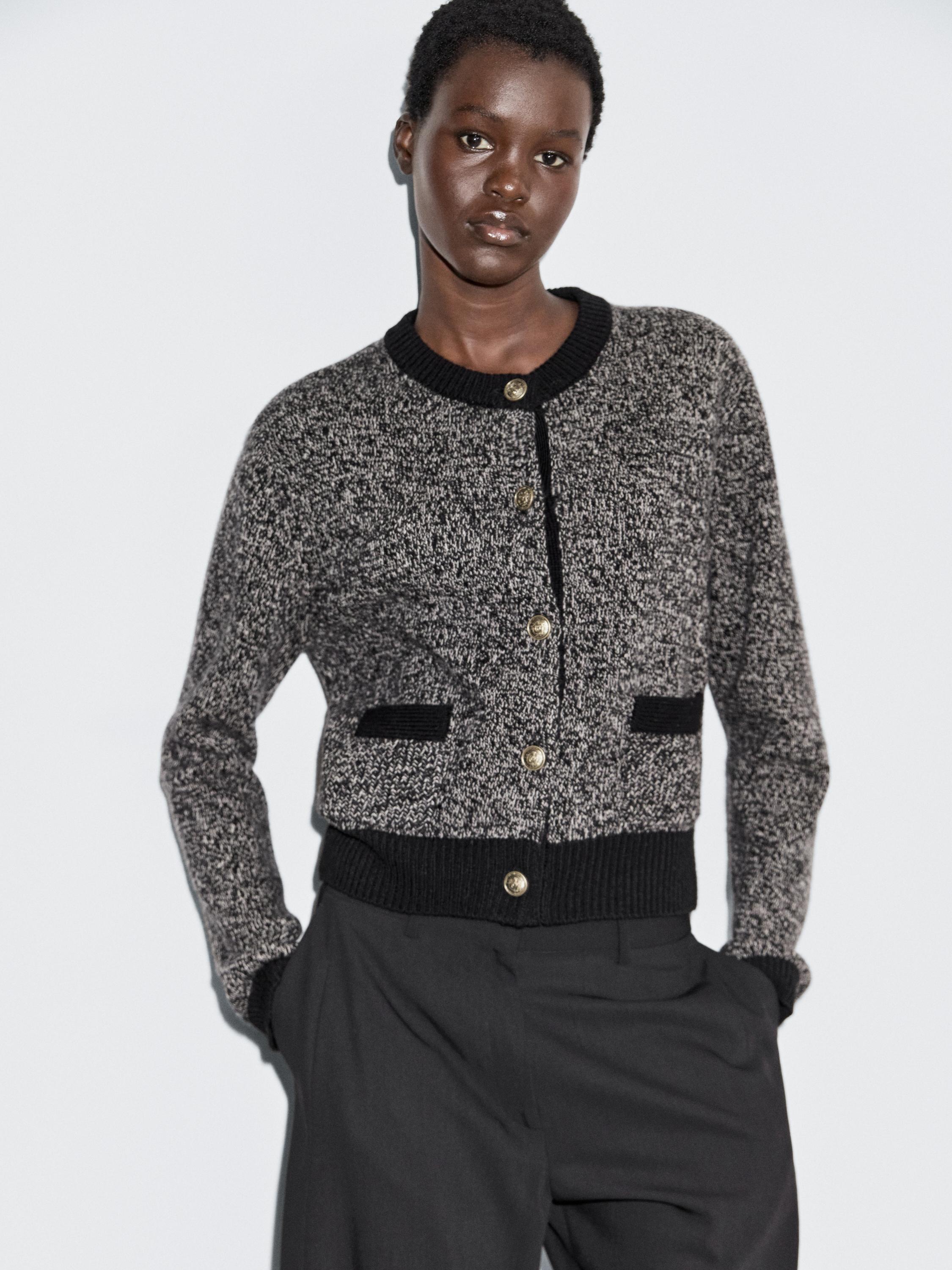 كارديغان محاك من الصوف المخلوط بأزرار ذهبية