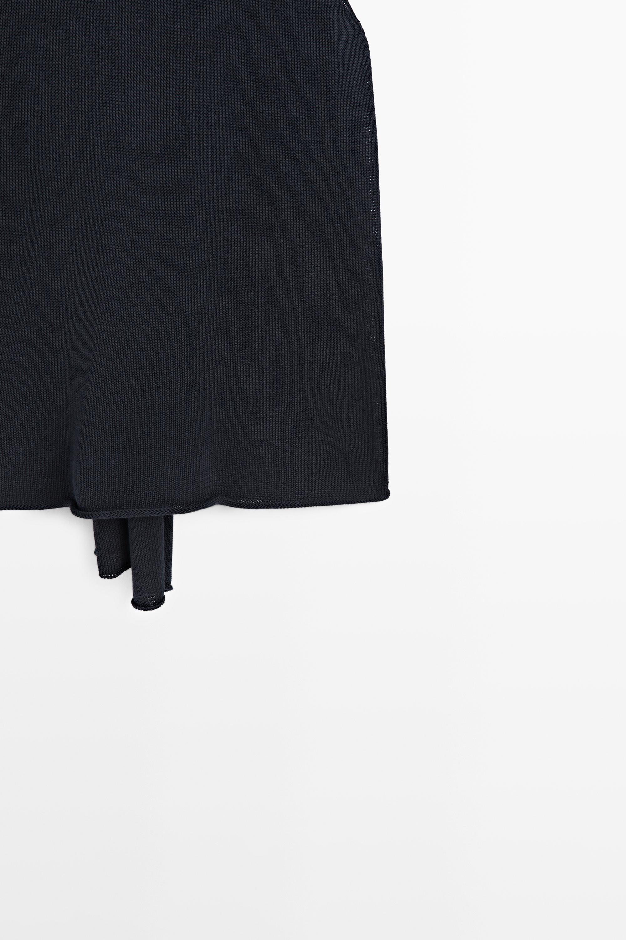 Flowing halter top with tie — NAVY BLUE