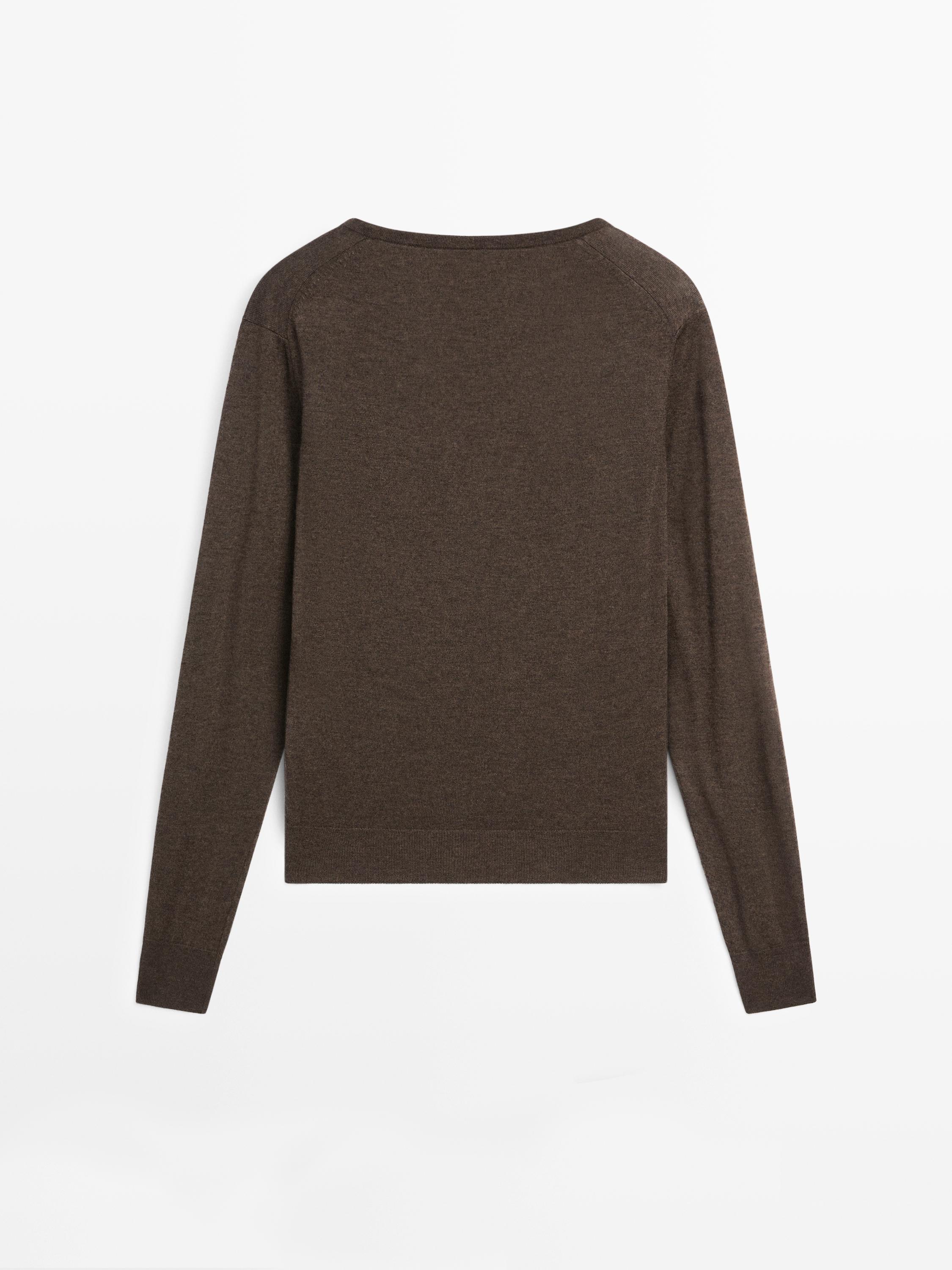 Pull laine en maille à col en V