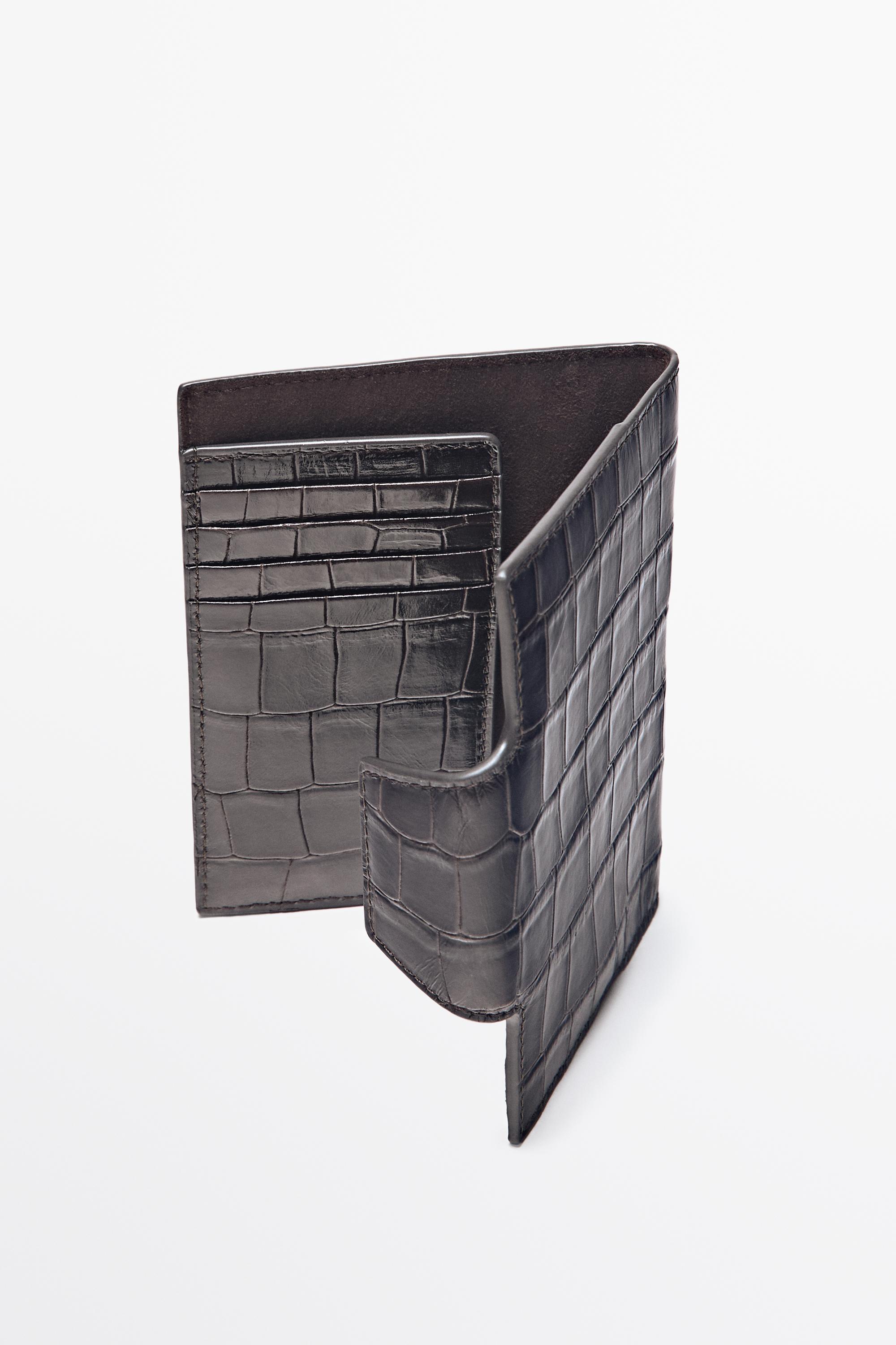 Crocodile-textured leather passport holder — BROWN