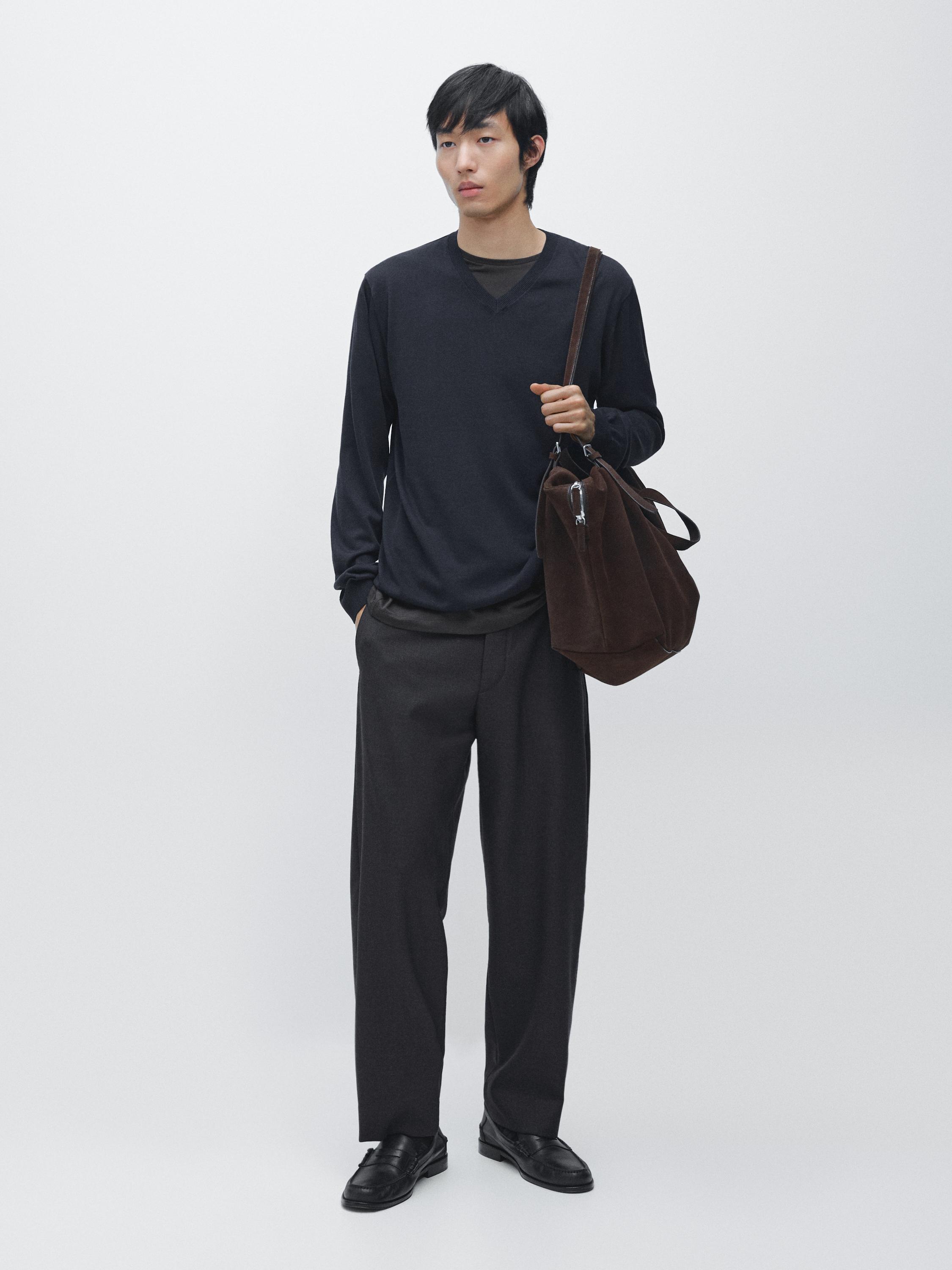 Cotton blend V-neck knit sweater — NAVY BLUE