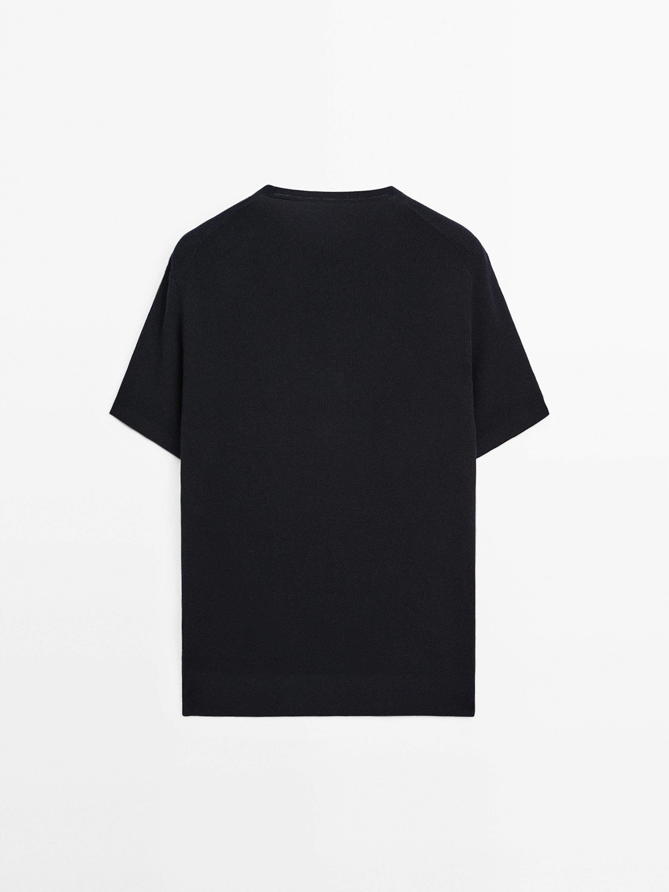 Textured knit short sleeve T-shirt