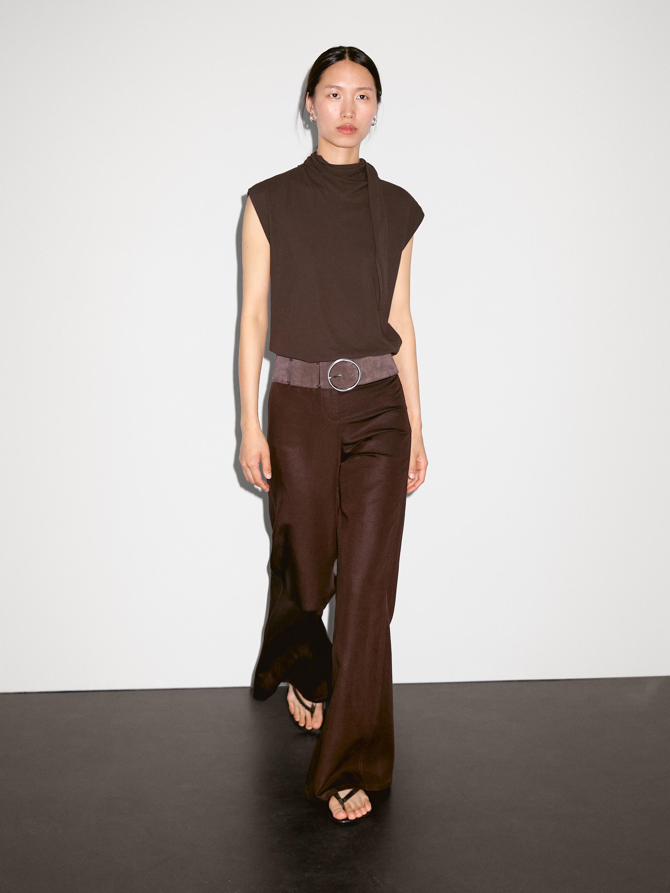 Yoqasi bogʻichli top