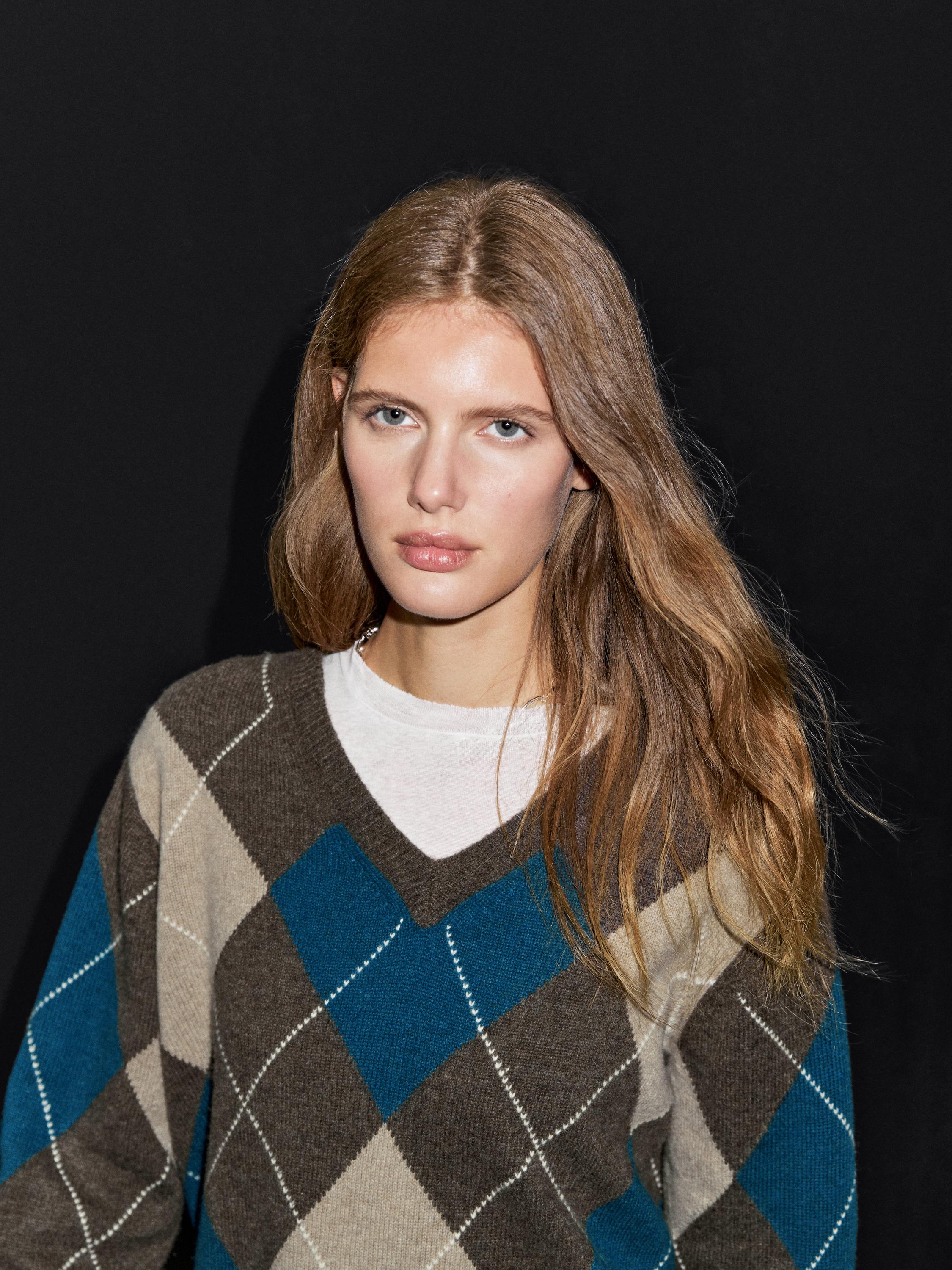 Wool blend argyle knit sweater · Dark Blue · Sweaters | Massimo Dutti