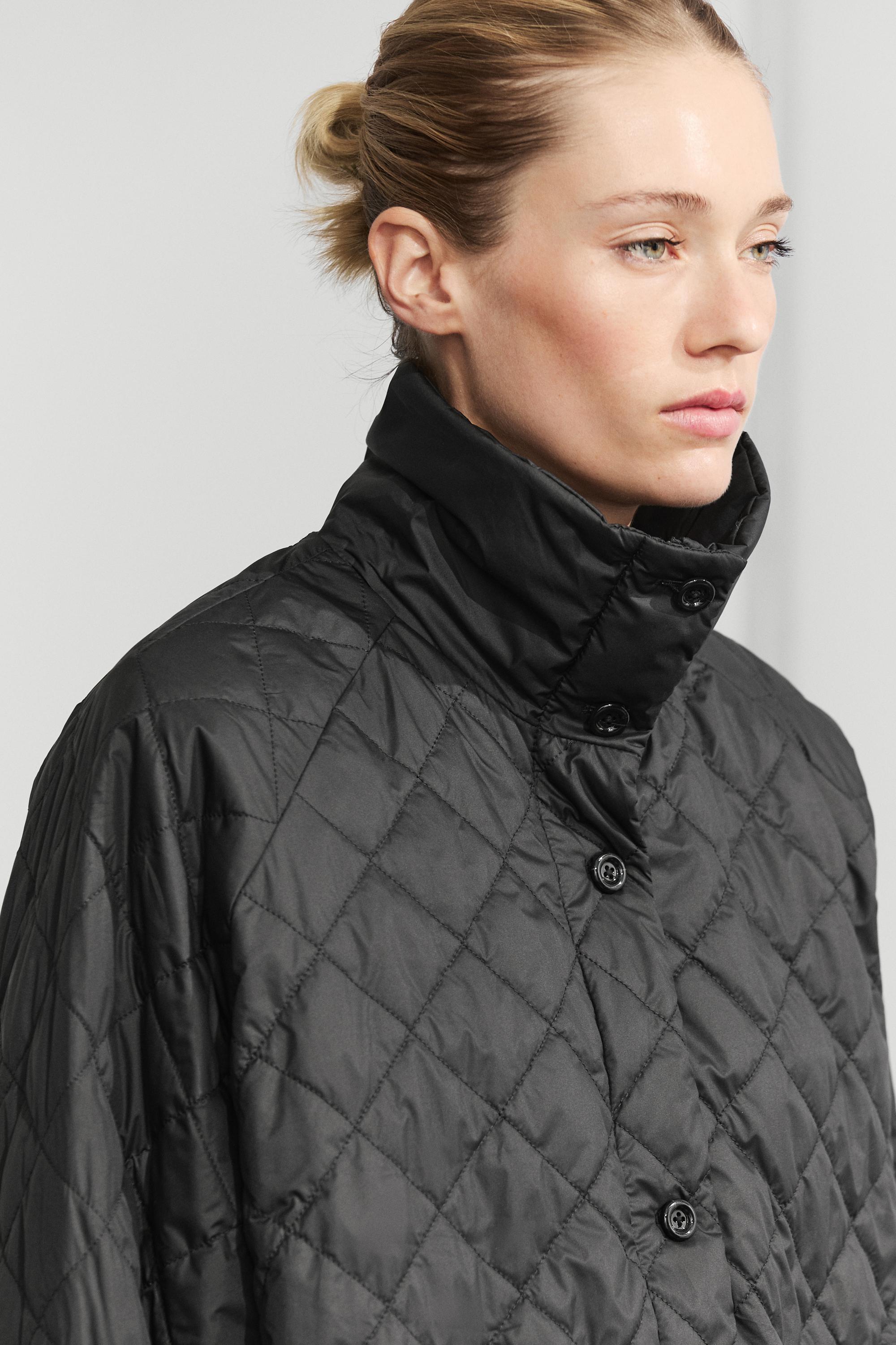 Chaqueta bomber acolchada cuello alto