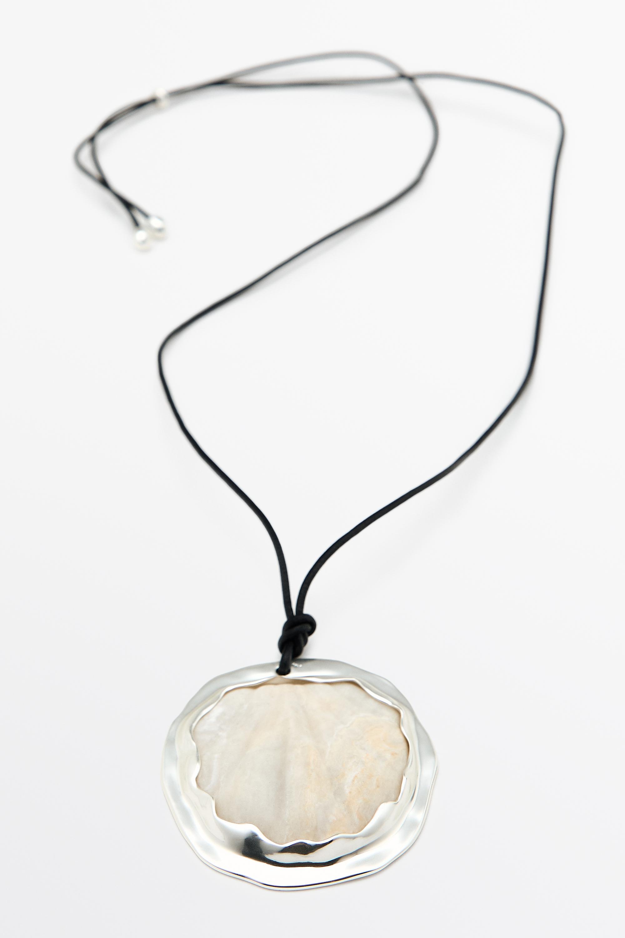 Shell and stone pendant necklace — SILVER