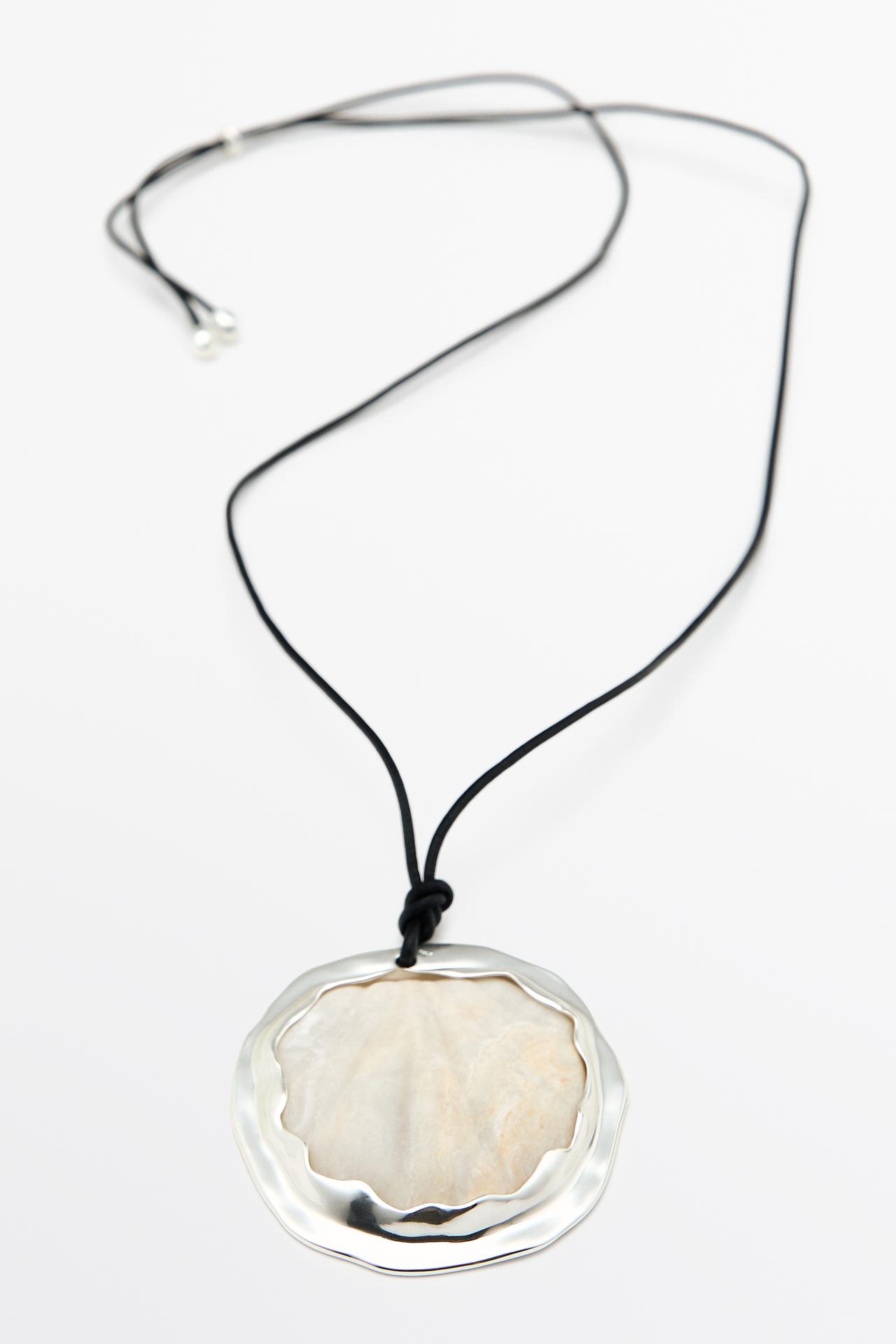 Shell and stone pendant necklace — SILVER