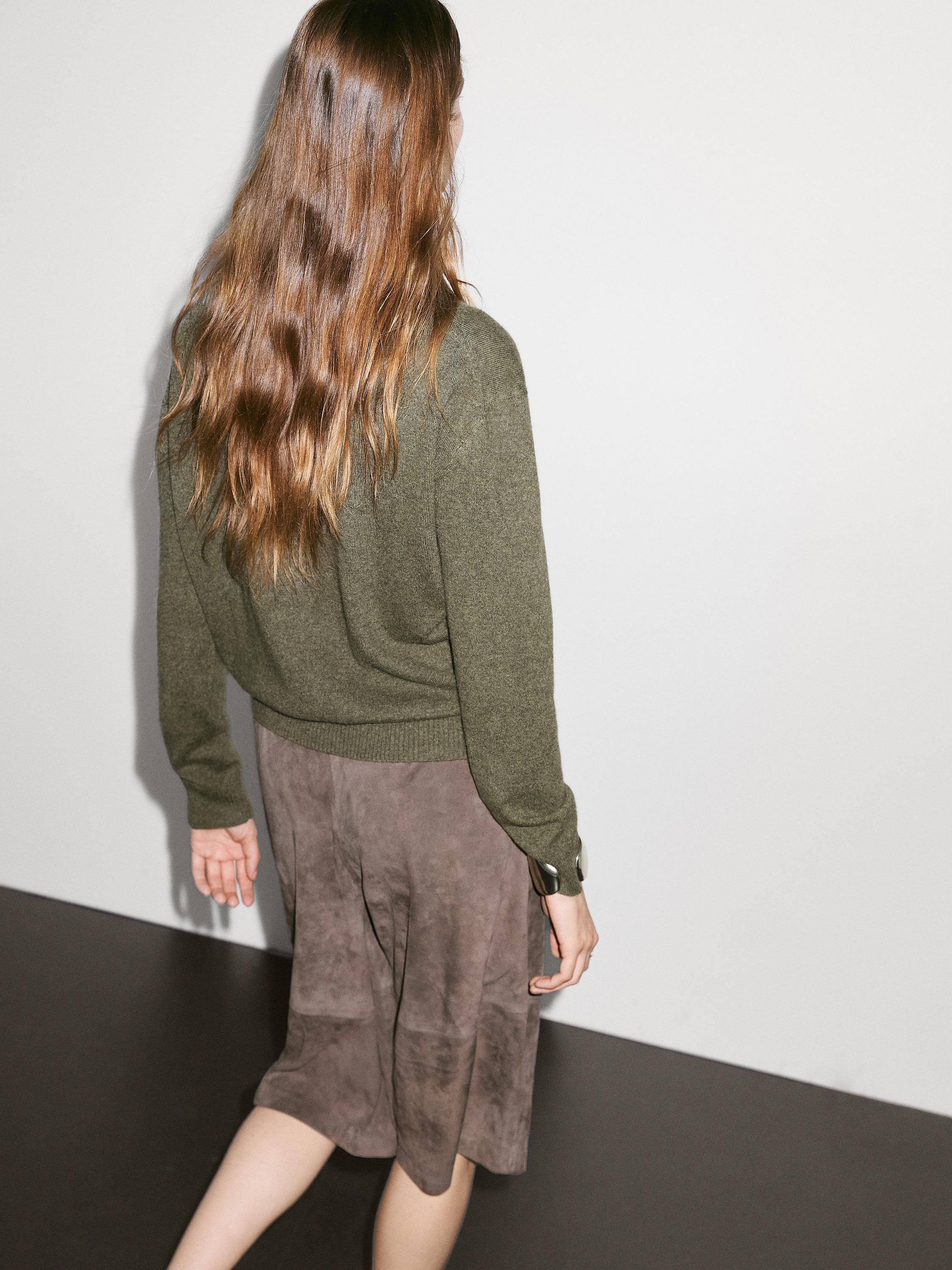 100% cashmere crew neck sweater