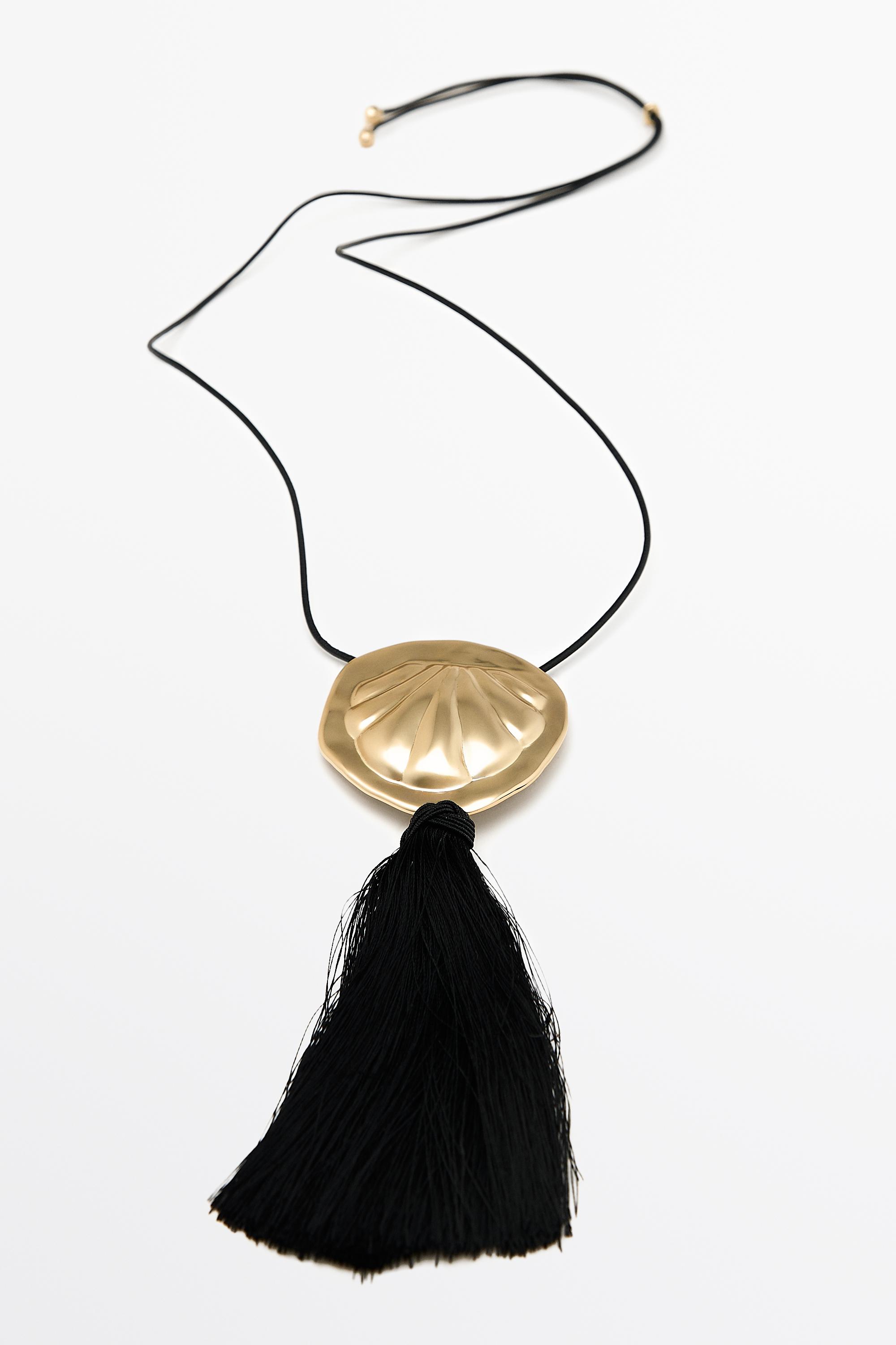 Shell pendant necklace with tassel — GOLDEN