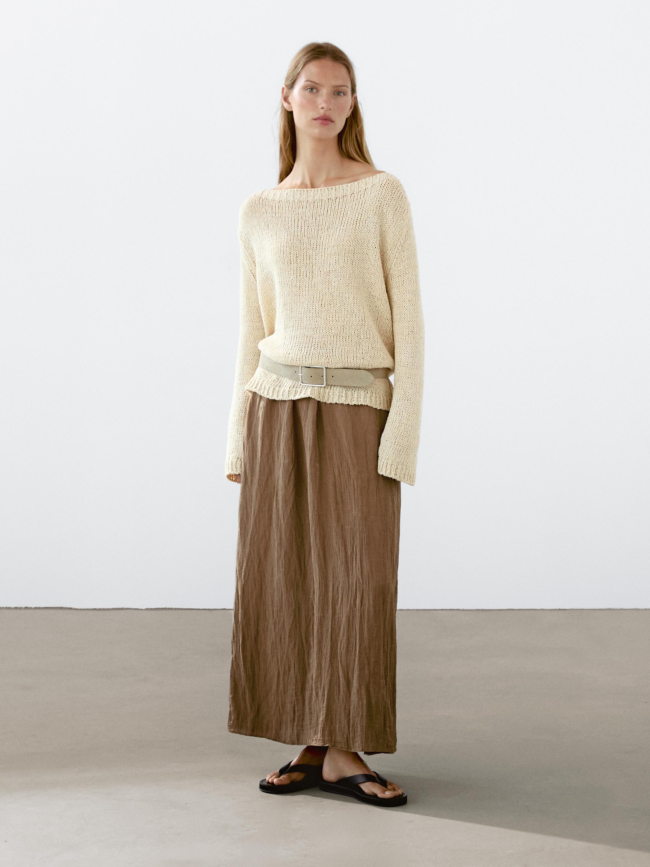 Lightweight pleated skirt with elasticated waistband