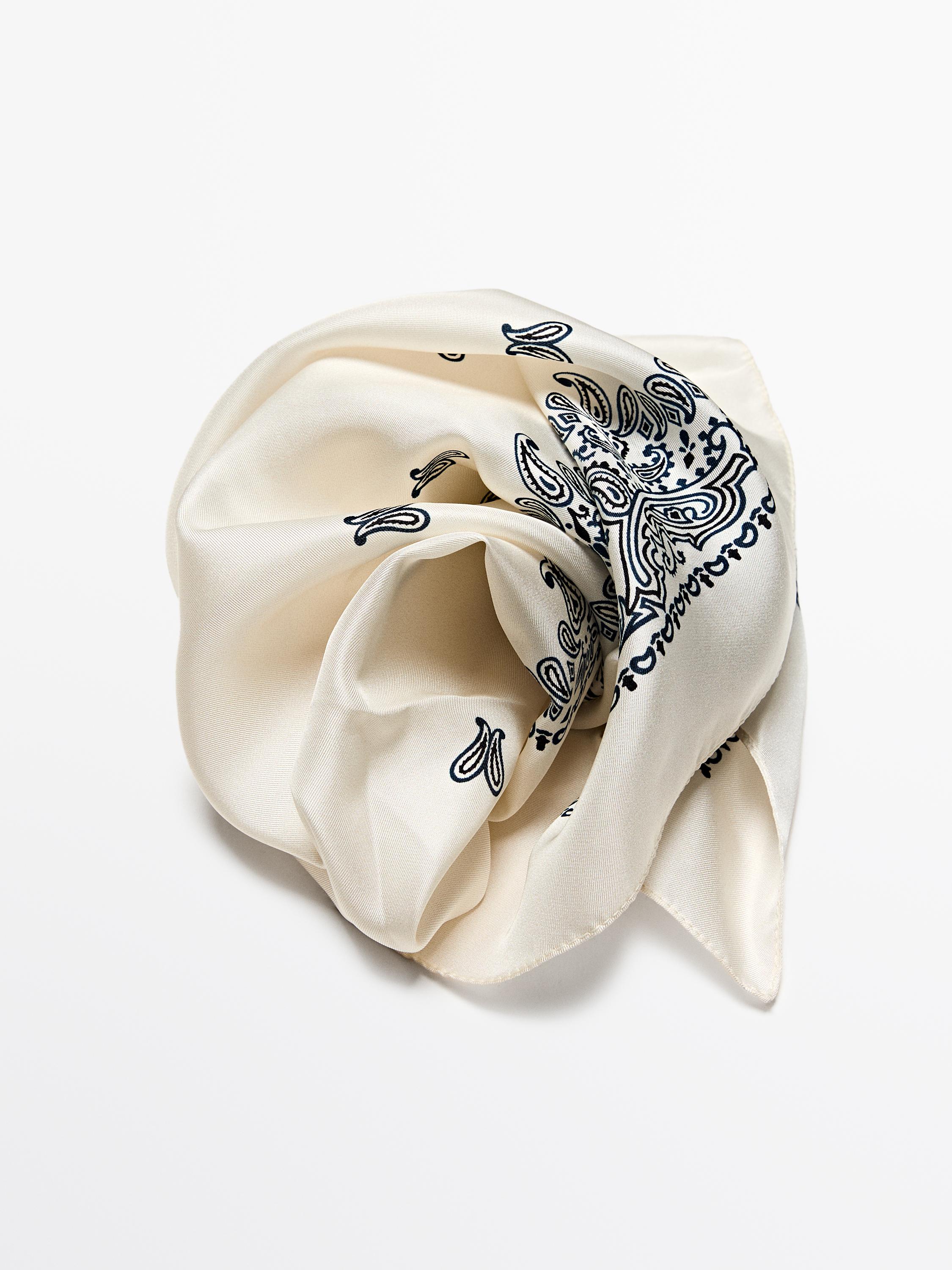 Bandana i 100 % silke med paisley-print