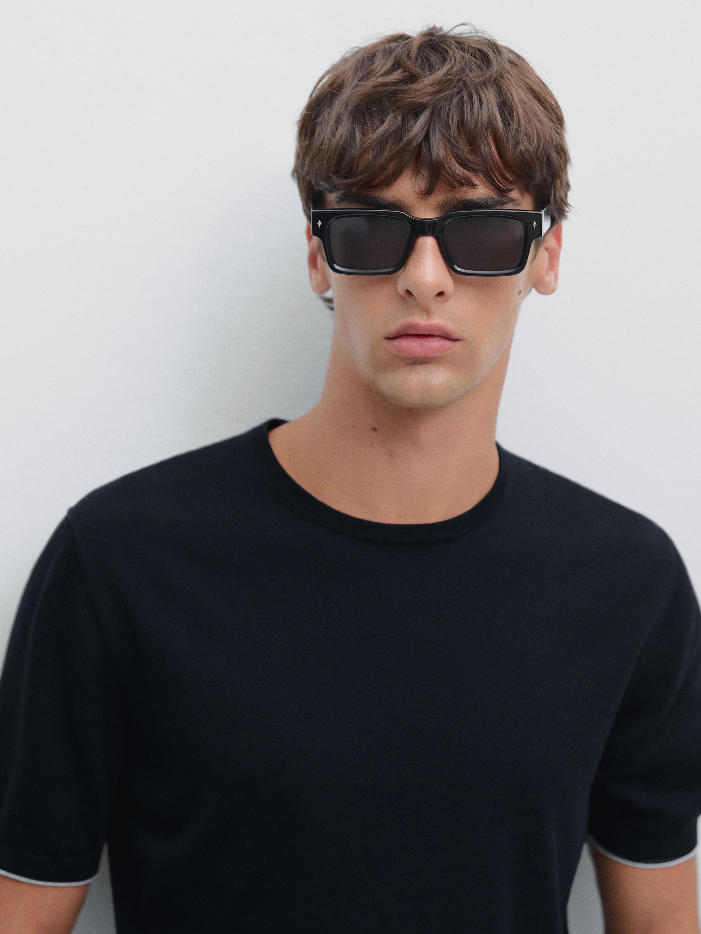 Short sleeve knit T-shirt with colour detail