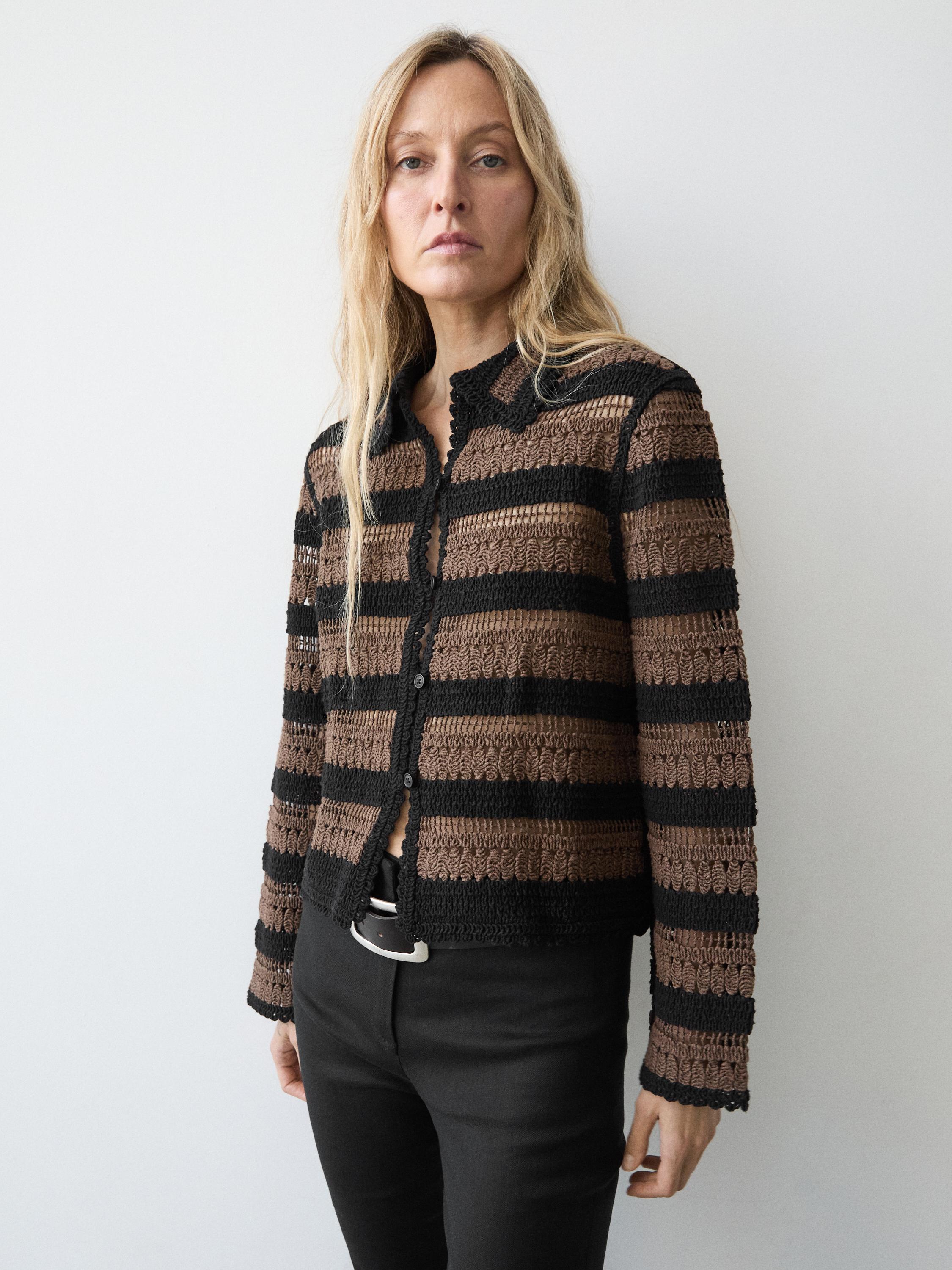 Short striped crochet knit cardigan — BROWN