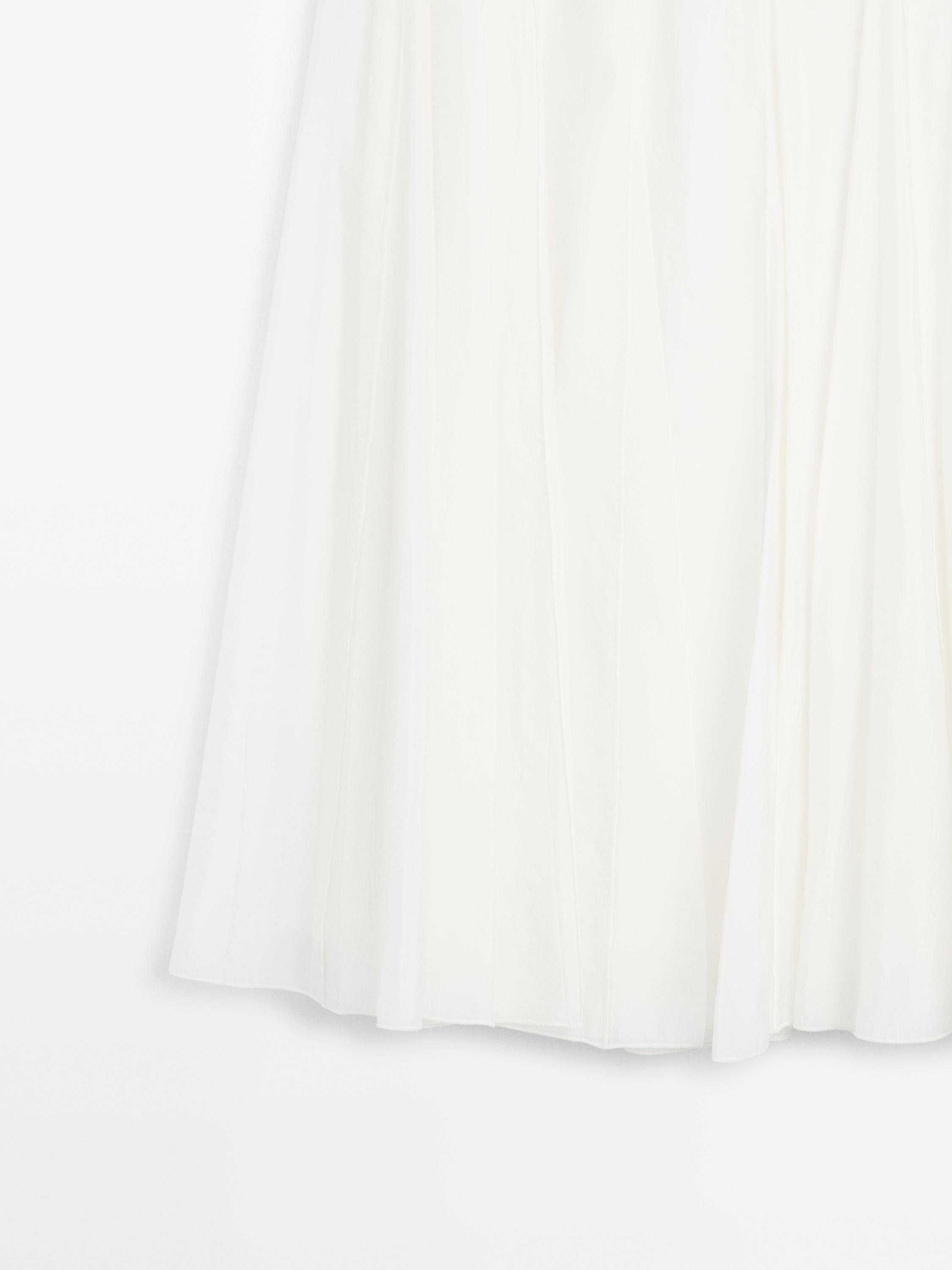 Long organza skirt with godet detail