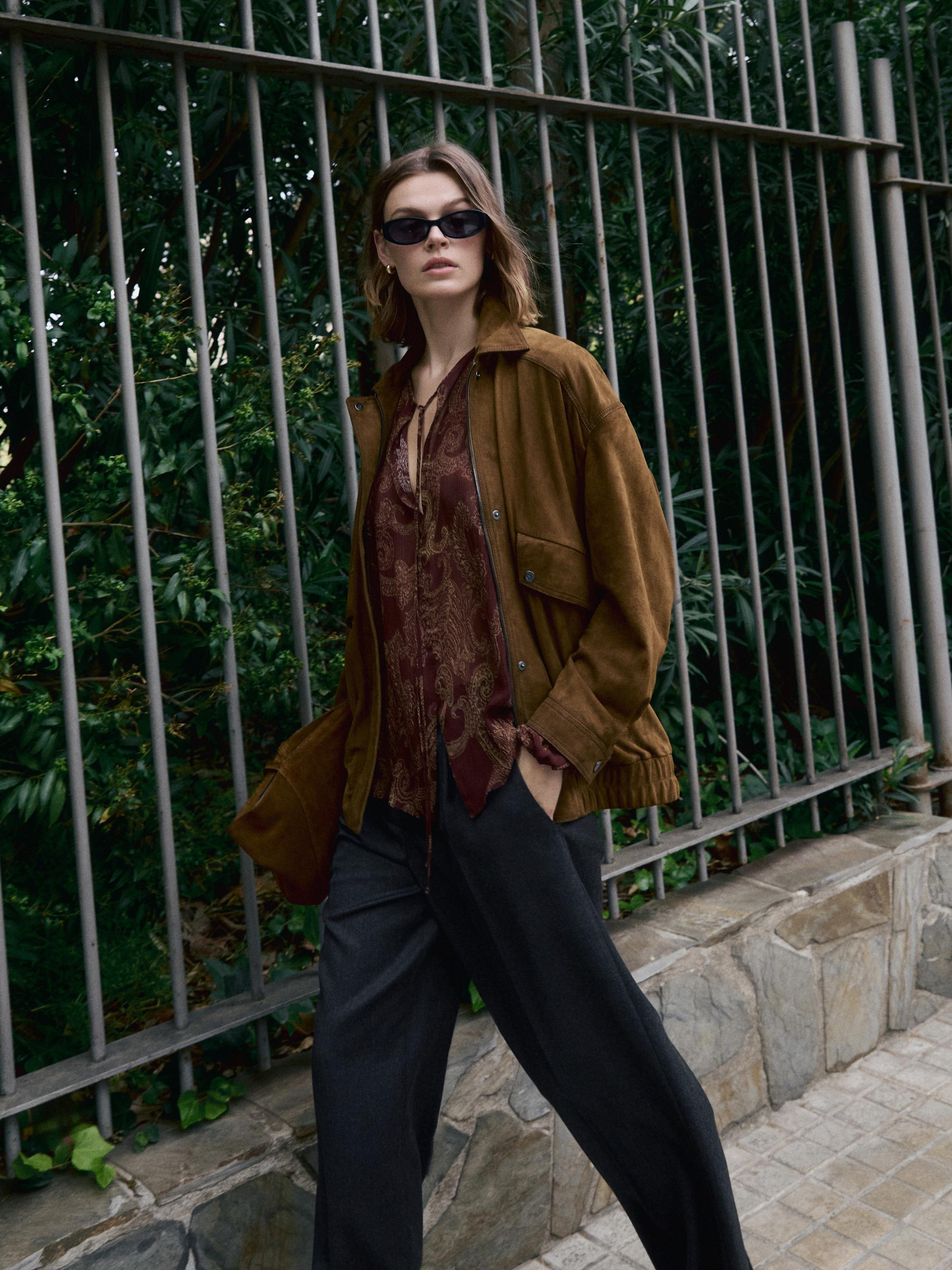 Chaqueta bomber bolsillos piel ante
