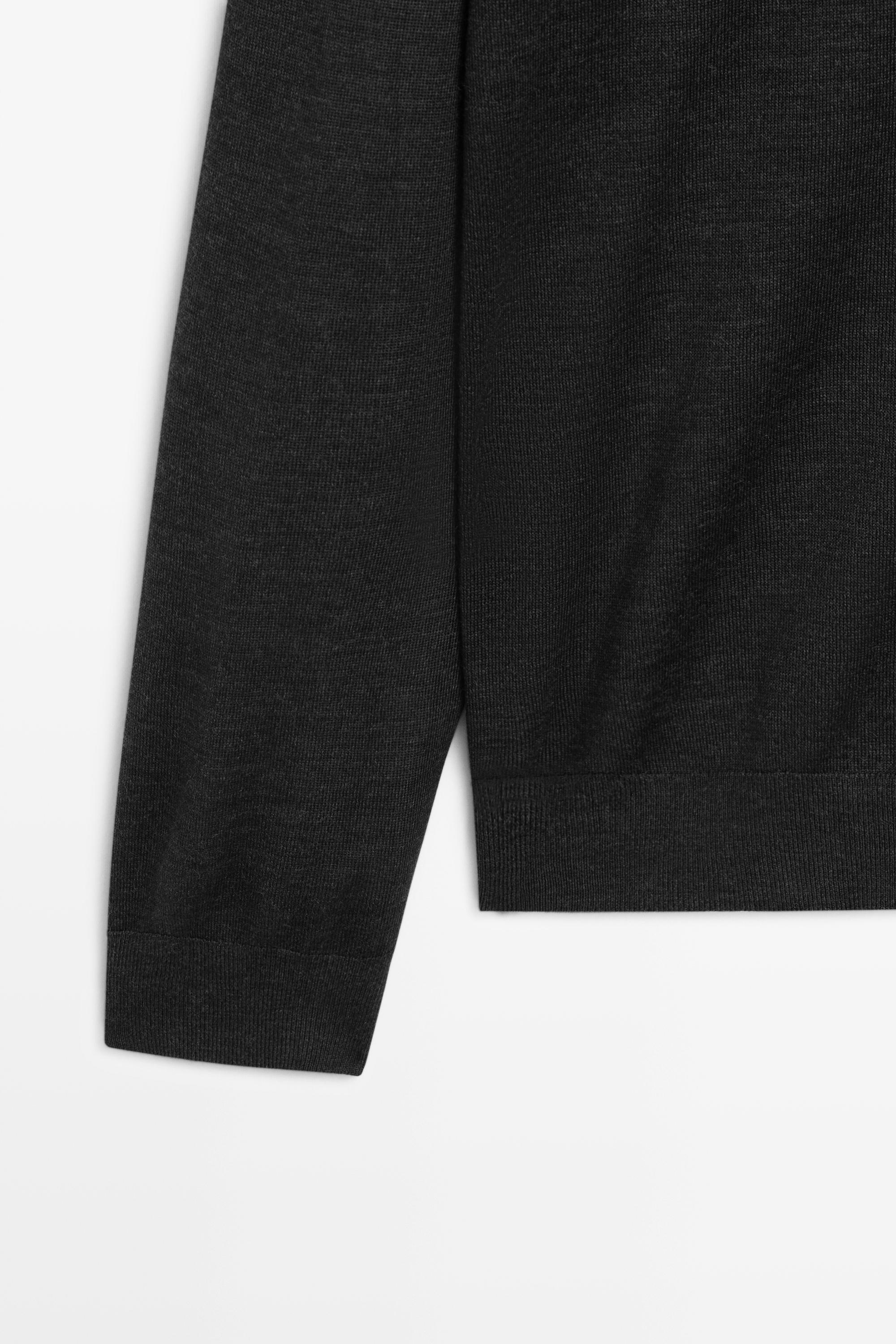 100% merino wool knit round neck sweater — CHARCOAL