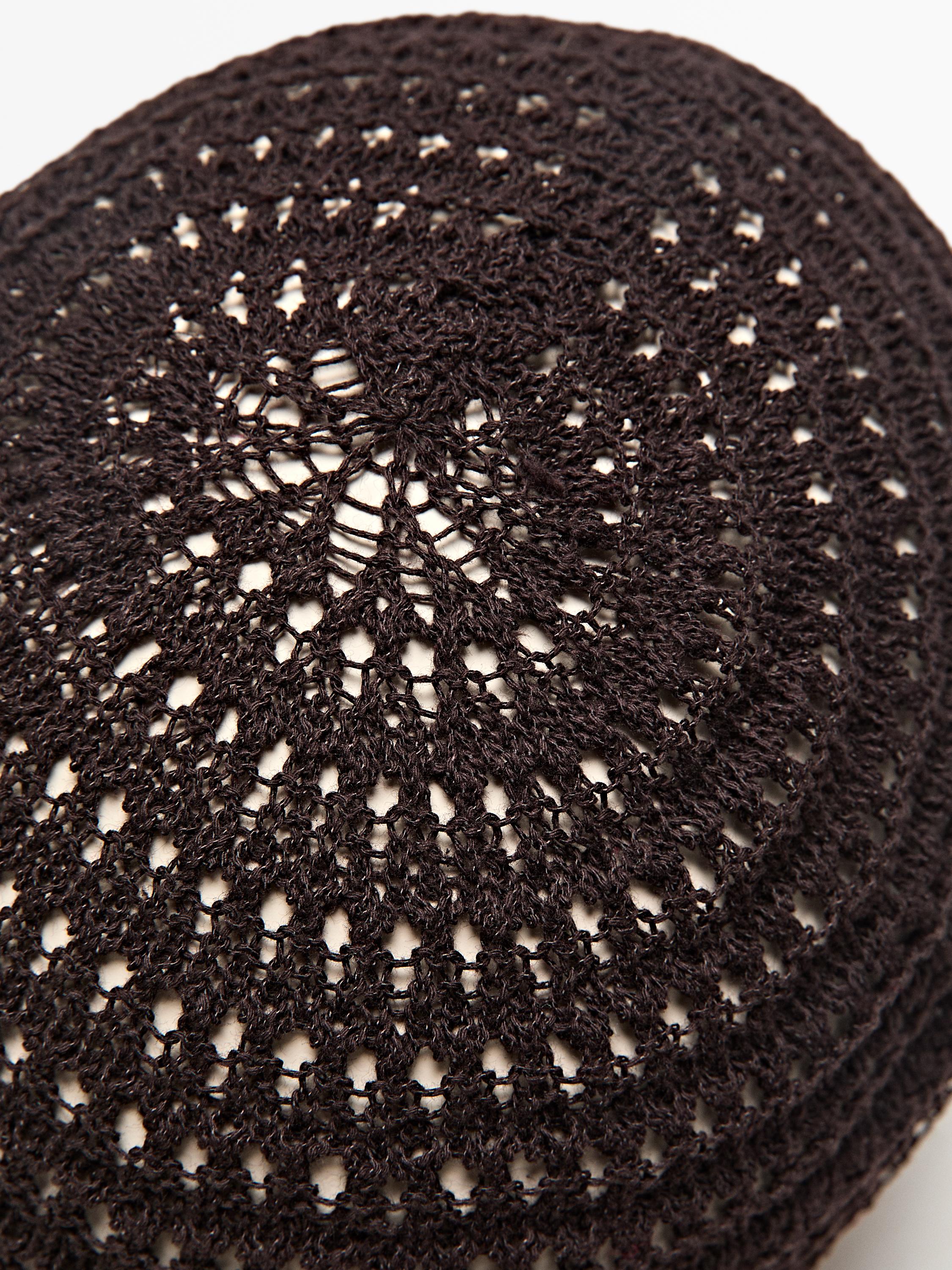 Cotton blend crochet beanie · Brown · Cap/hat | Massimo Dutti