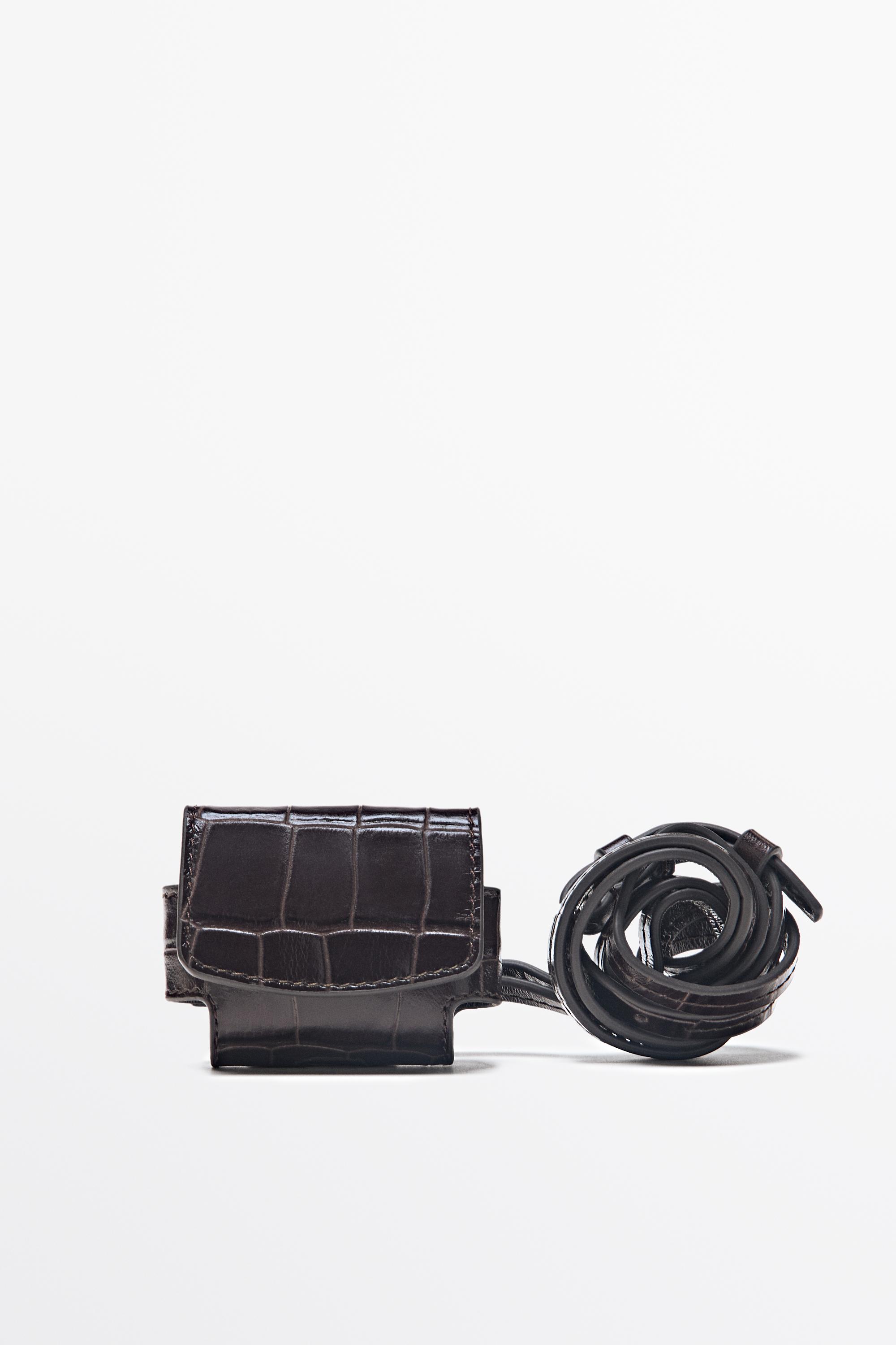 Textured leather AirPods case