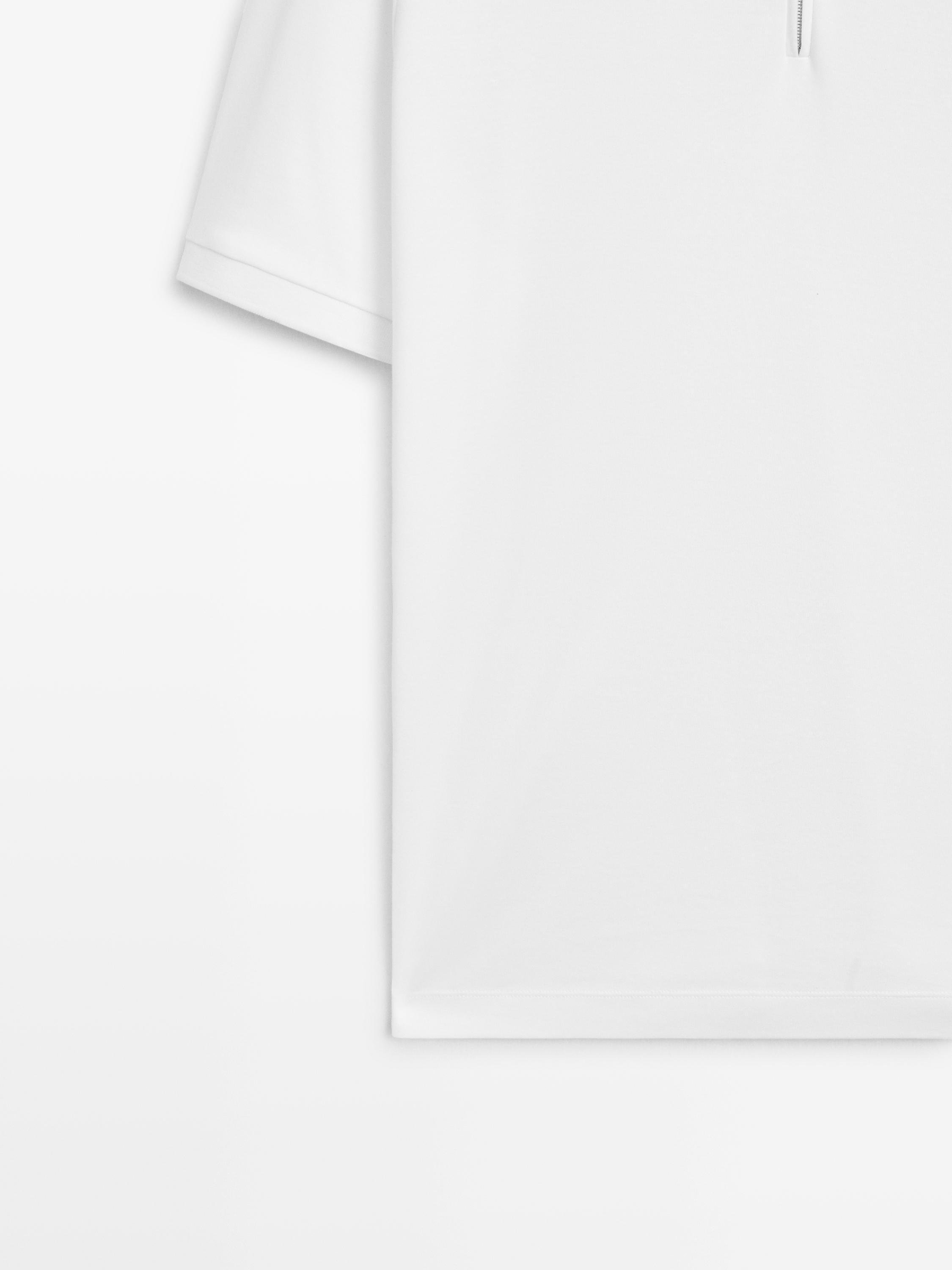 Short sleeve polo shirt with zip-up collar