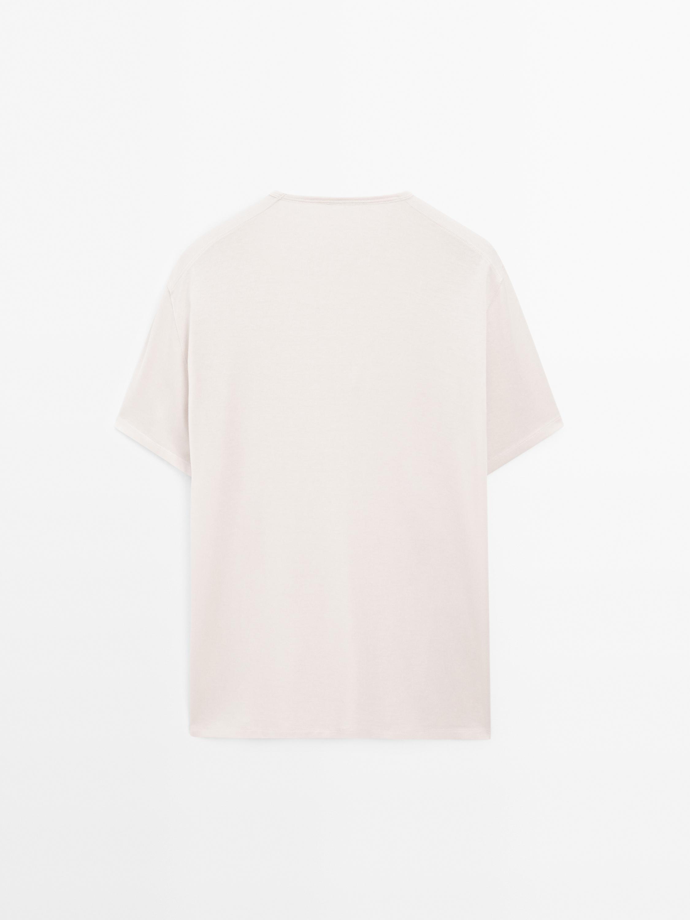 100% cotton lightweight T-shirt
