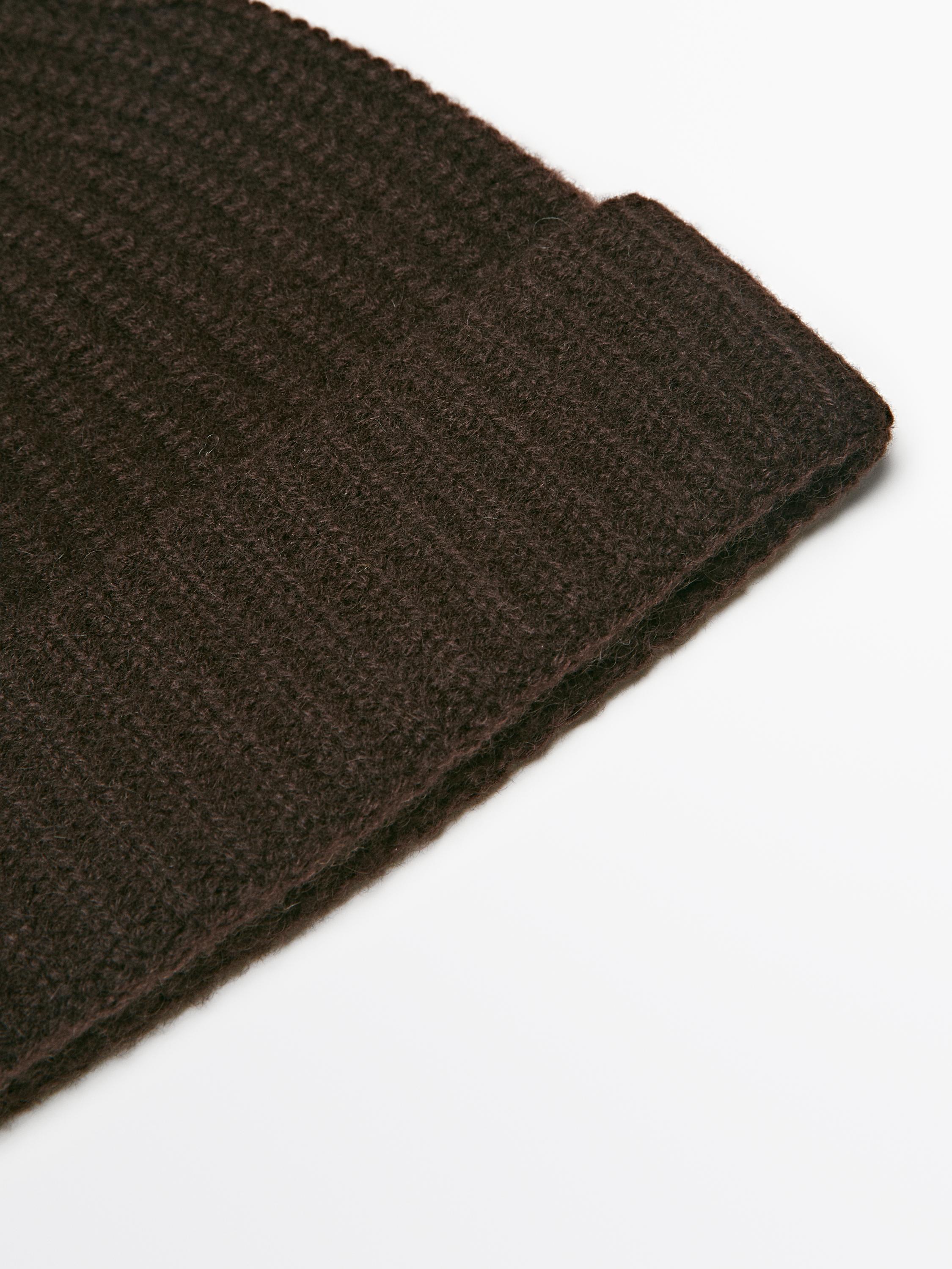 Ribbed 100% cashmere beanie