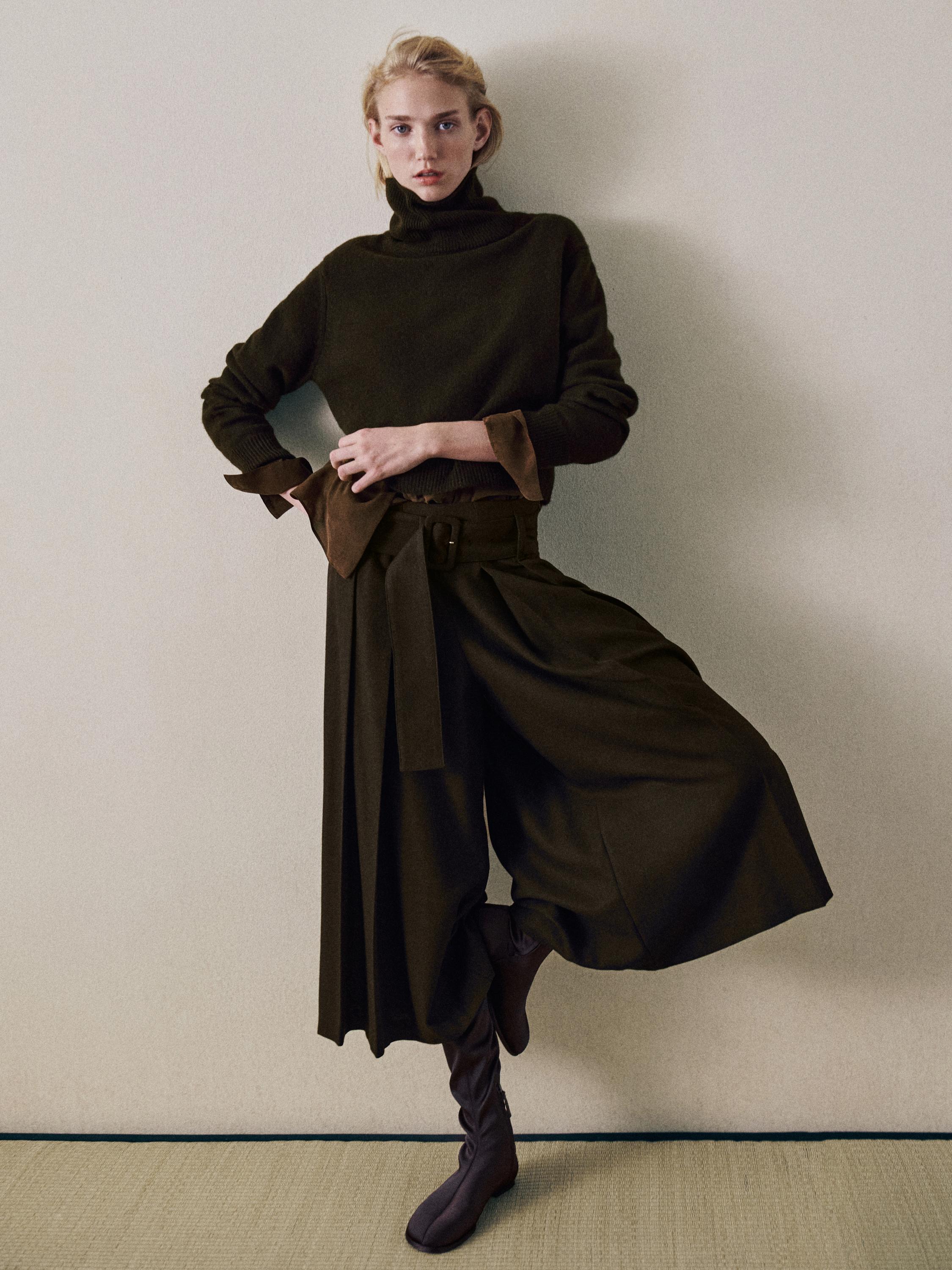 100% cashmere short knit sweater
