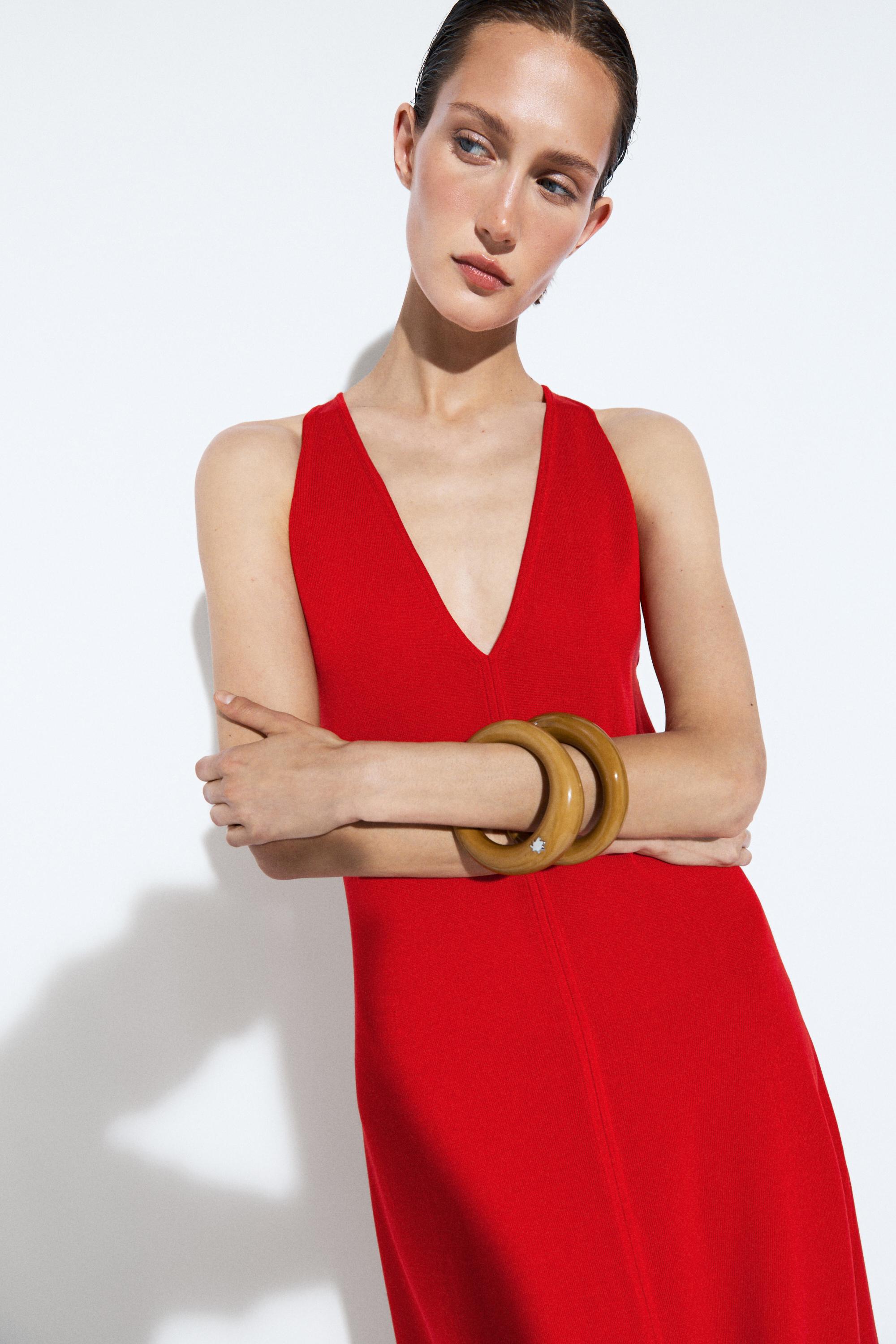 V-neck knit midi dress — RED