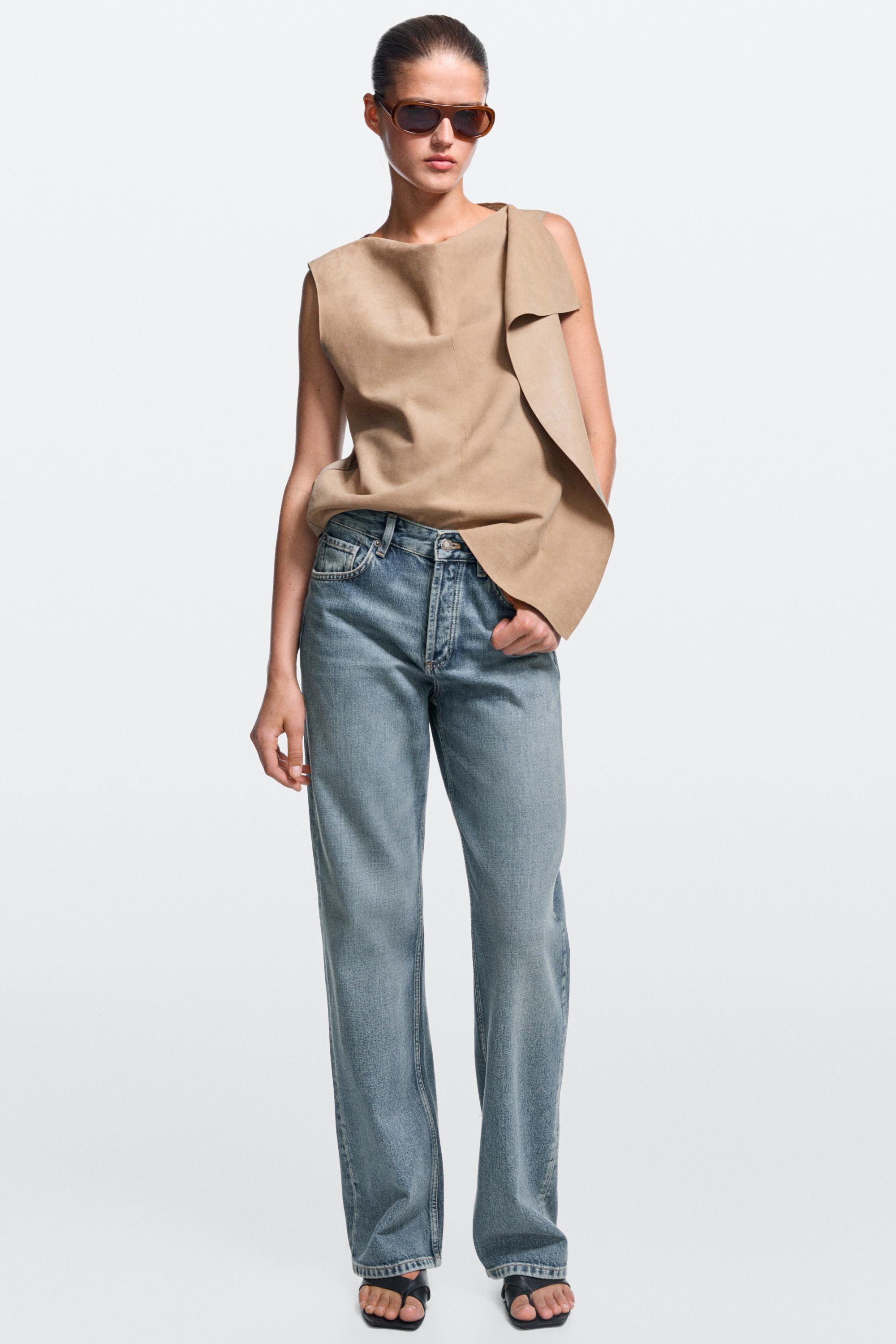 Mid-waist wide-leg jeans