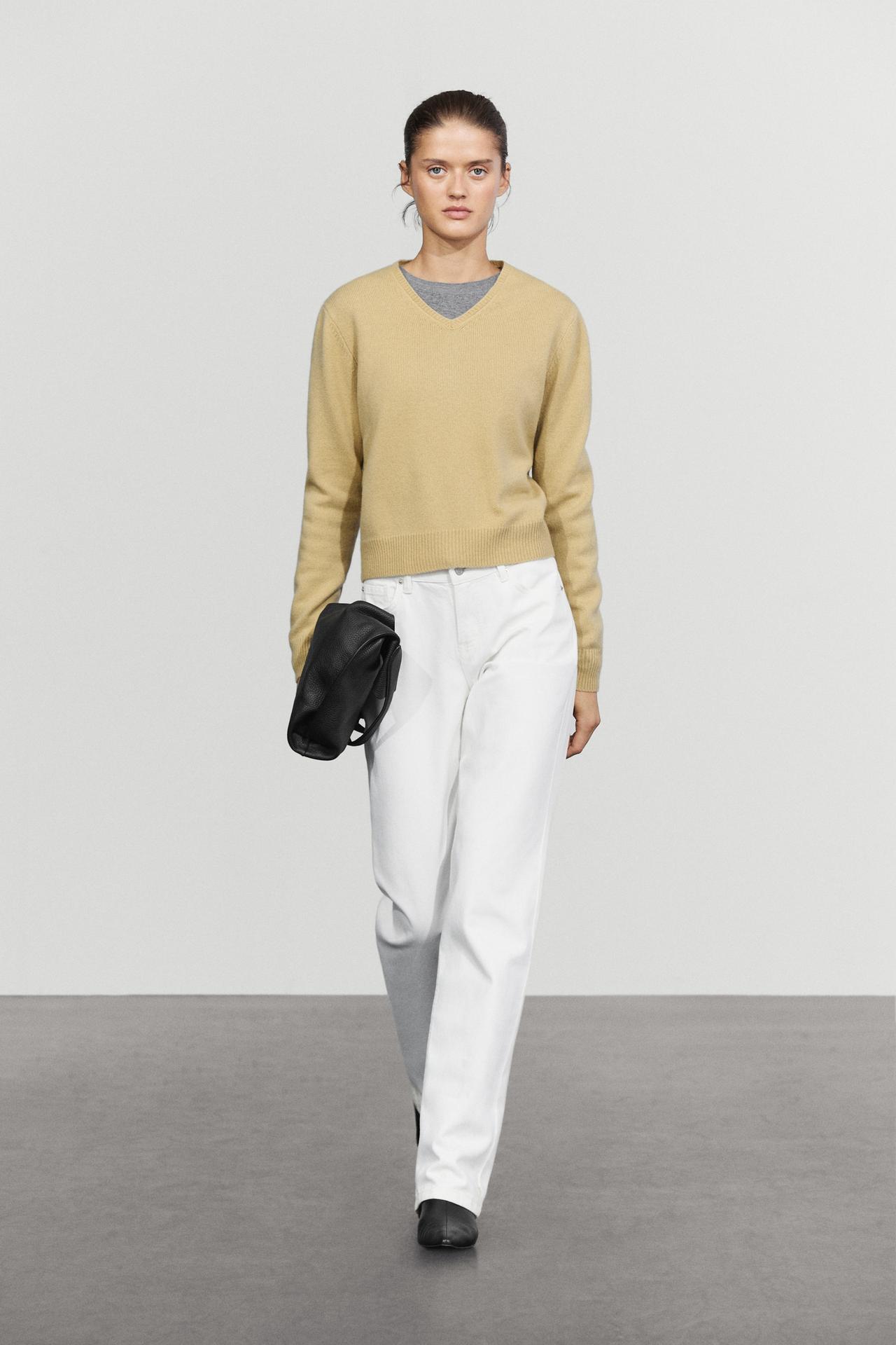 100% wool V-neck knit sweater — OLIVE