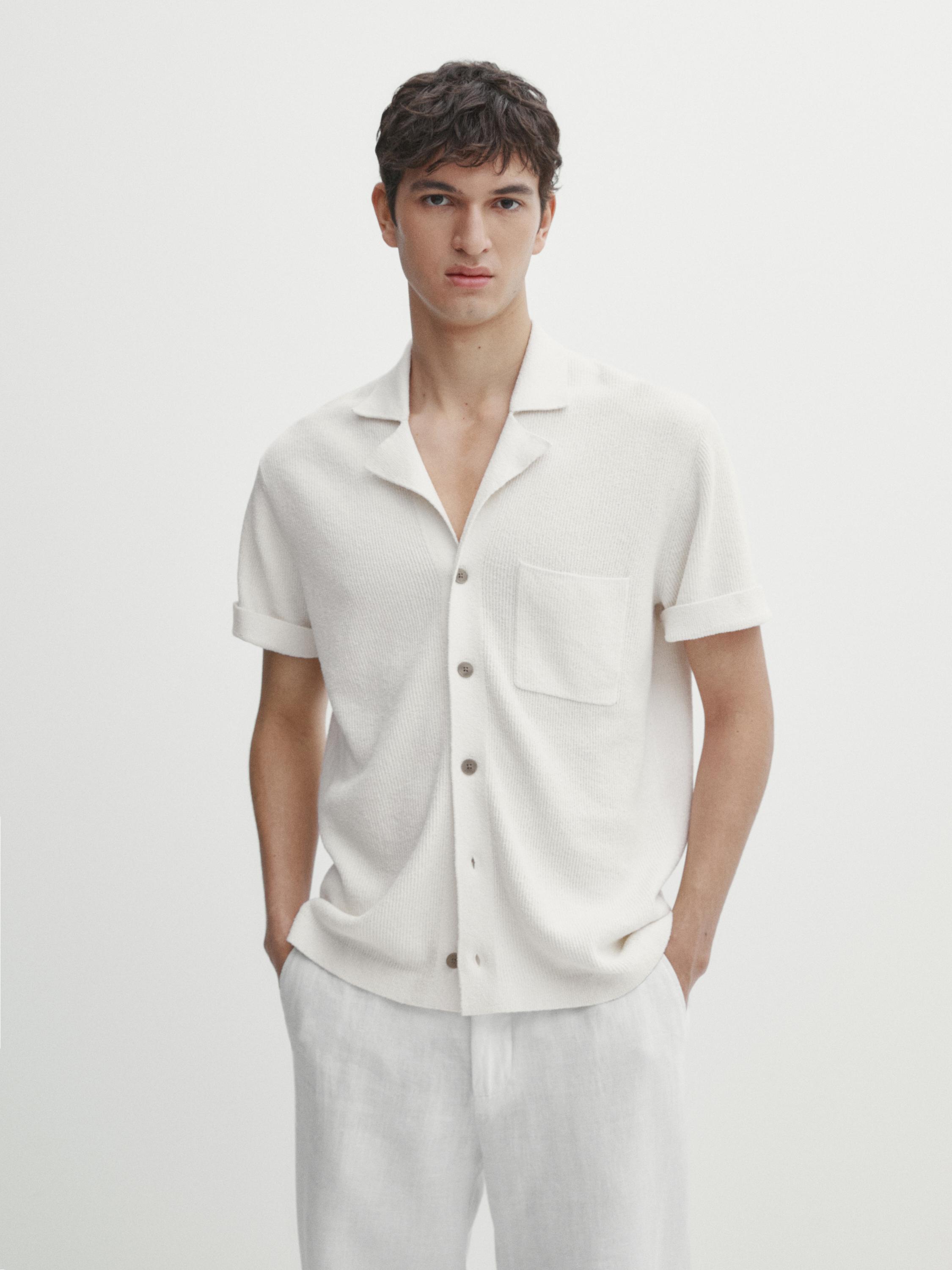 Short sleeve knit cardigan with buttons
