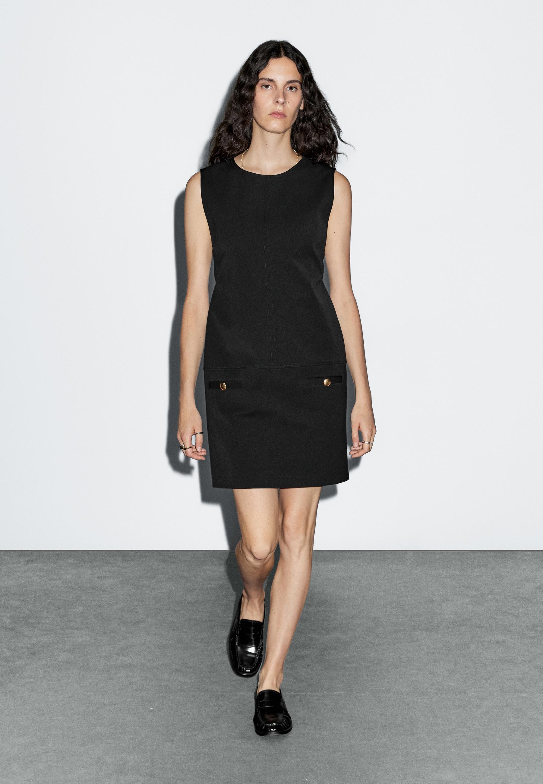 Vestido corto detalle botones