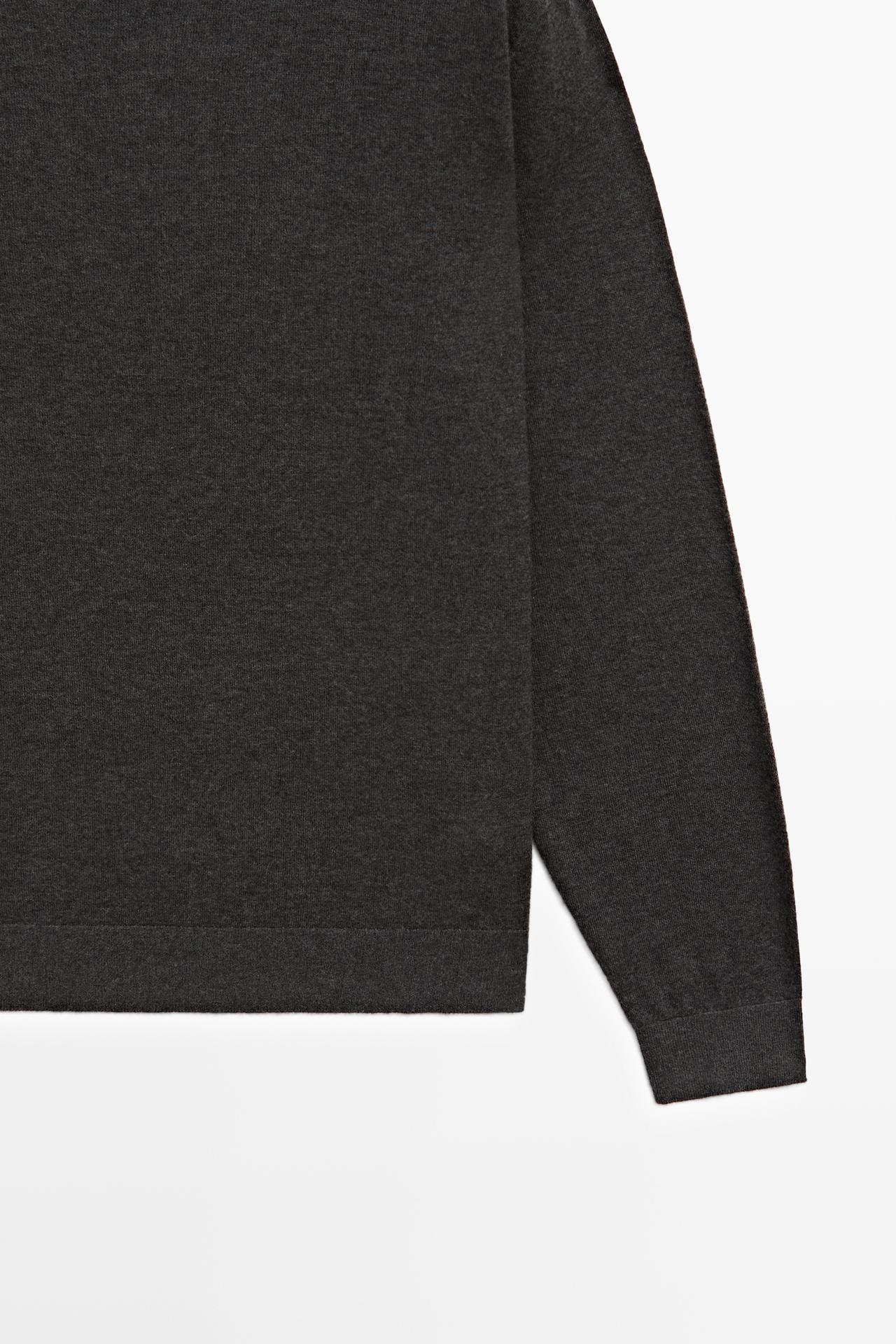 Knit 100% cashmere round neck sweater — CHARCOAL