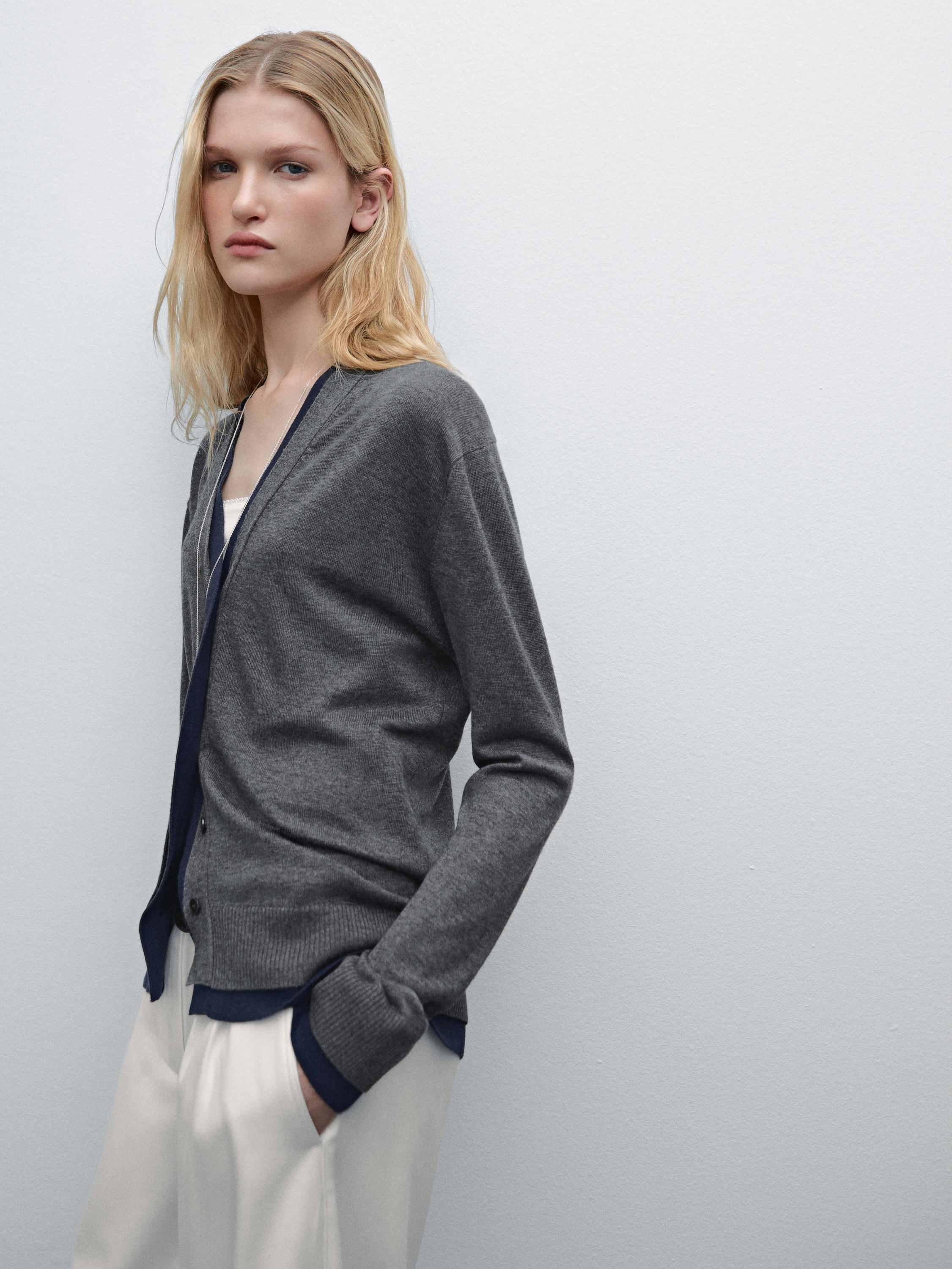 Strickcardigan aus Wollmischgewebe mit doppelter Borte