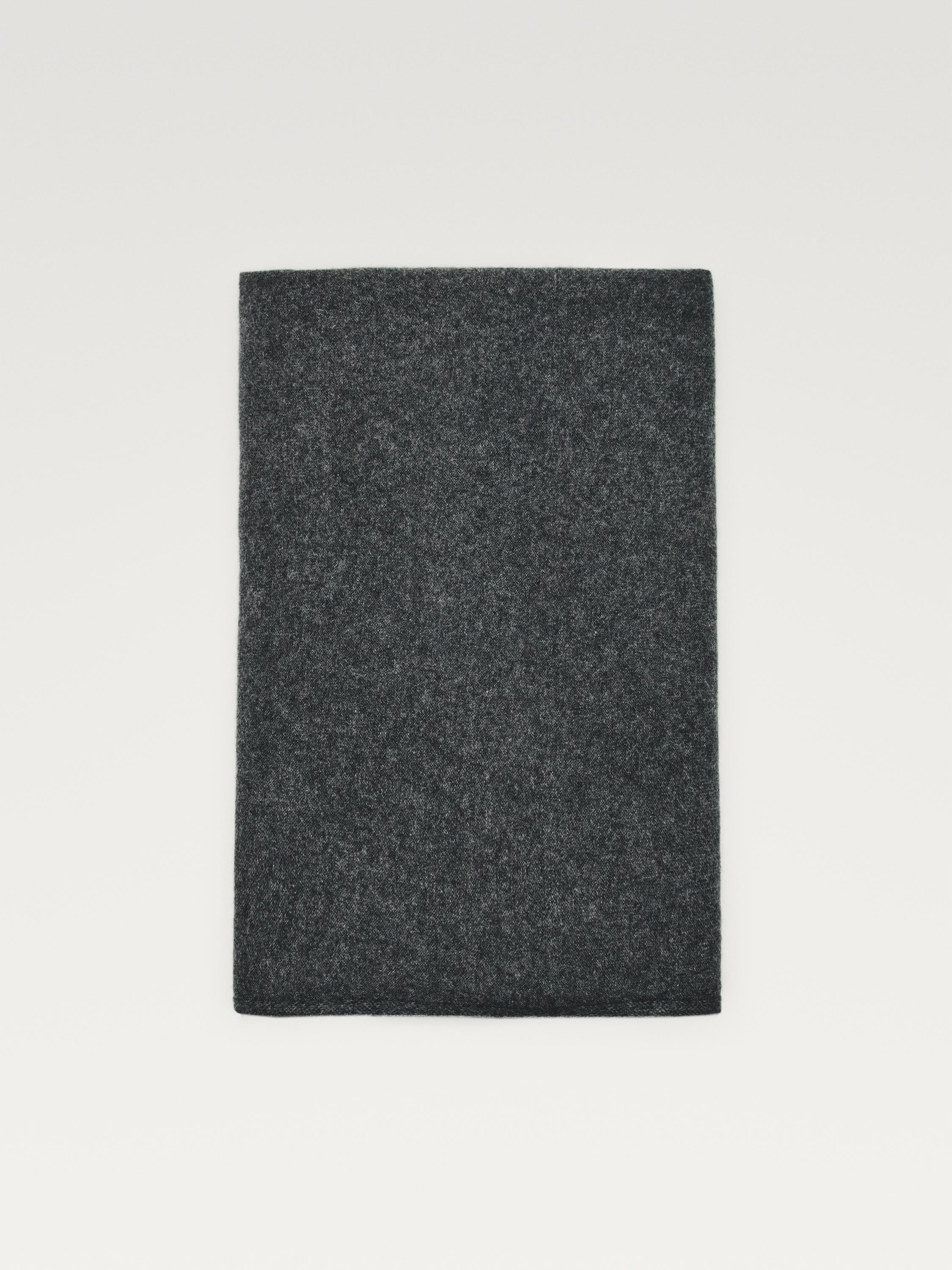 100% cashmere scarf