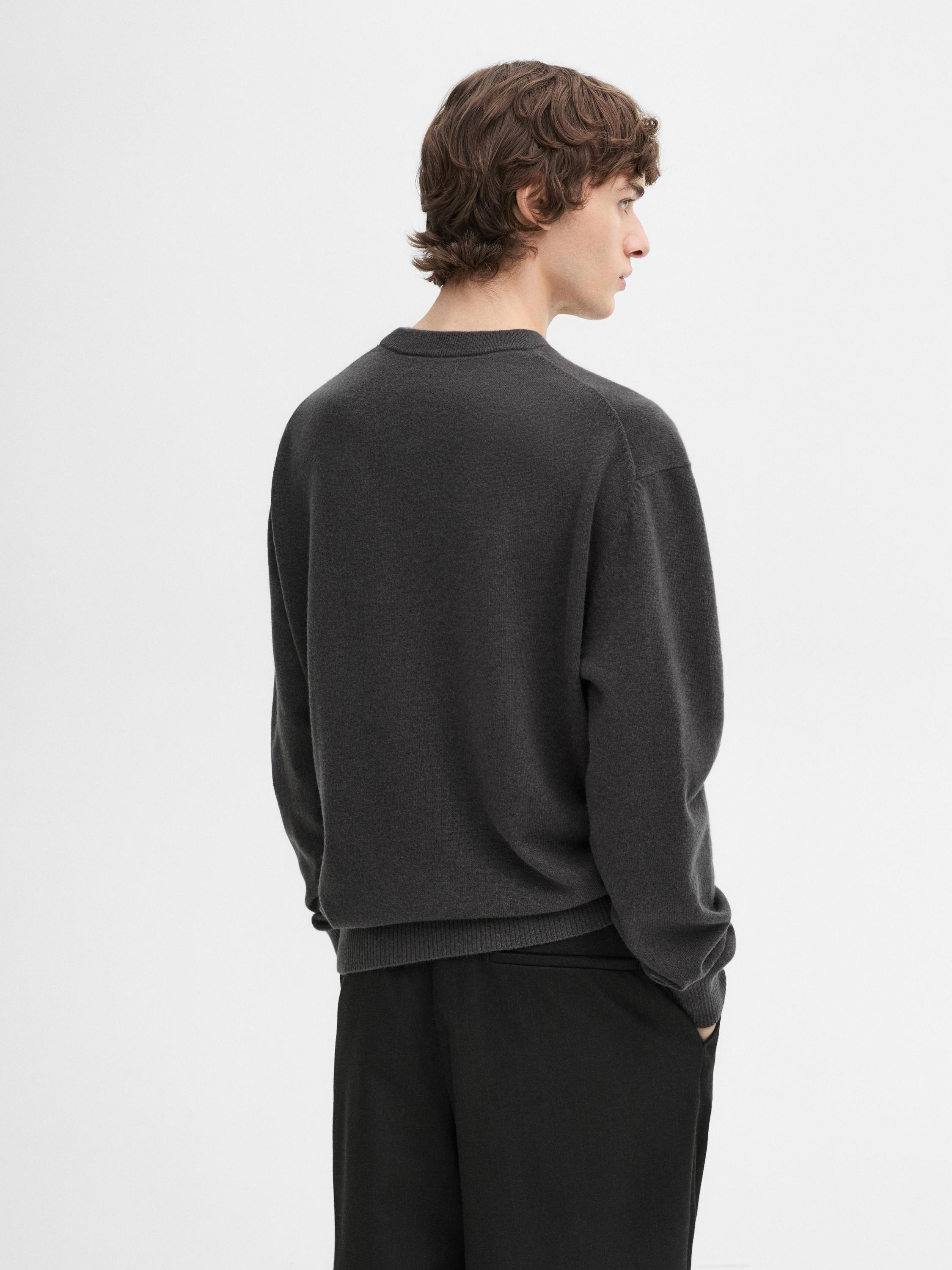 100% cashmere knit sweater
