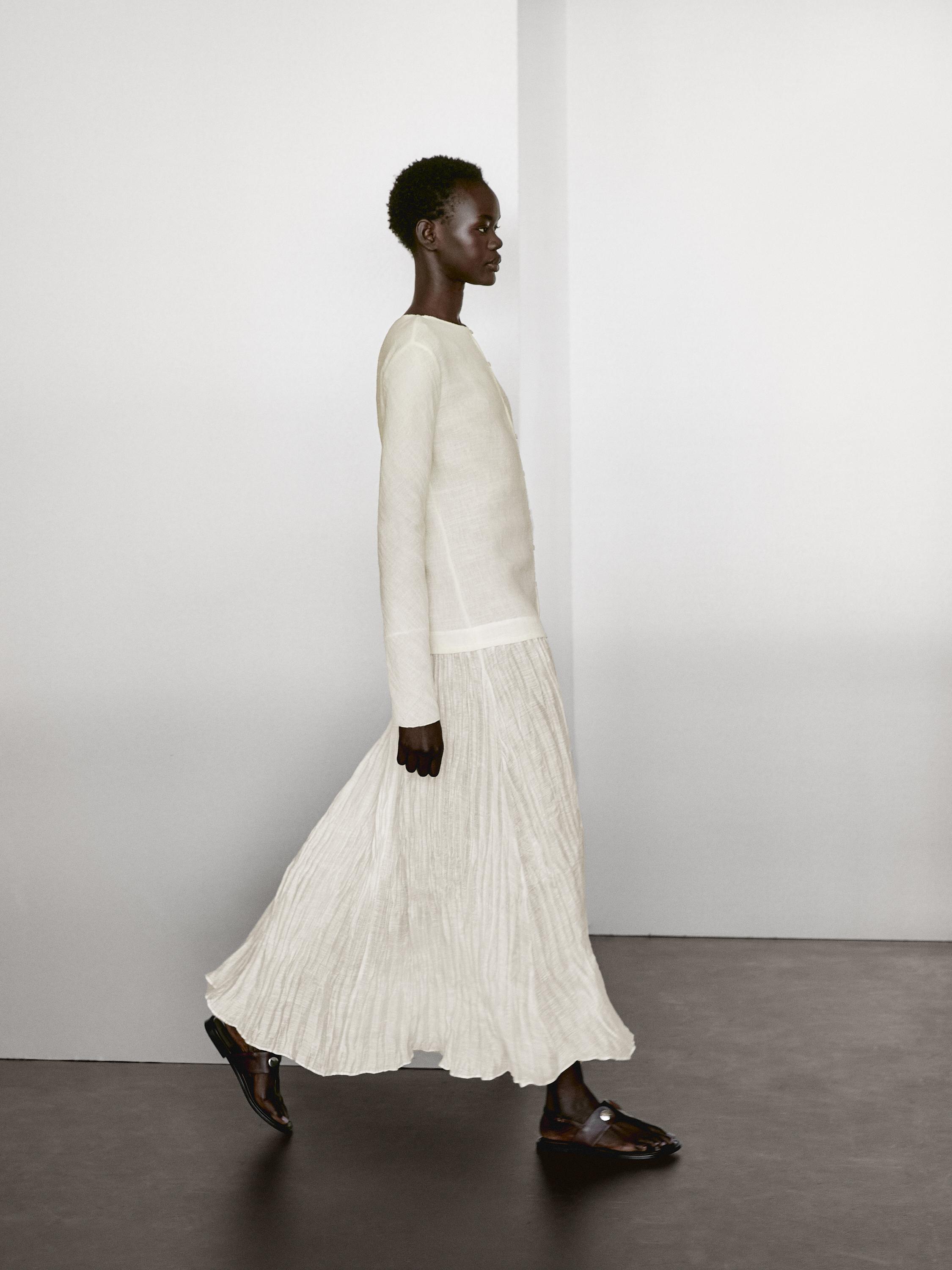 Long contrast pleated dress