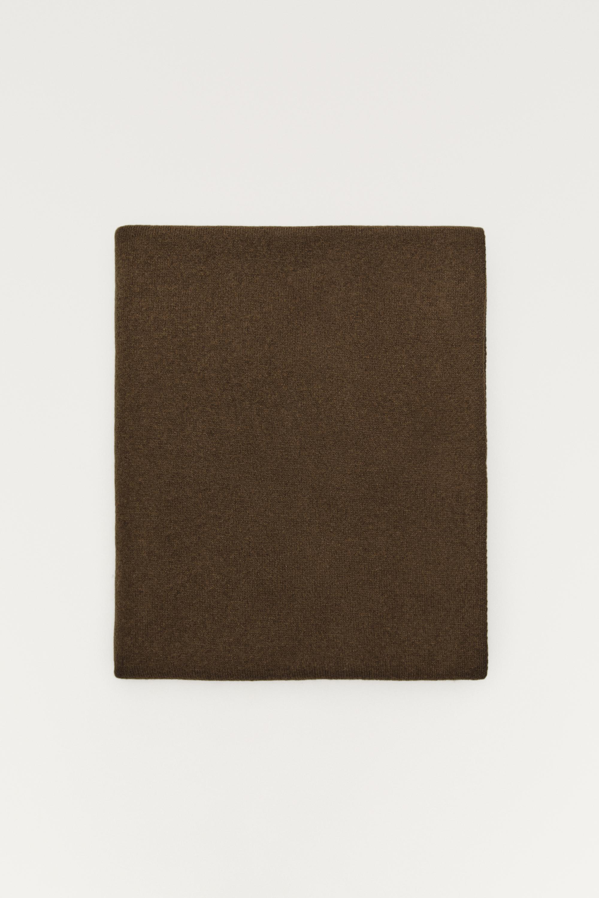 Wool-cashmere blend smooth fine knit scarf