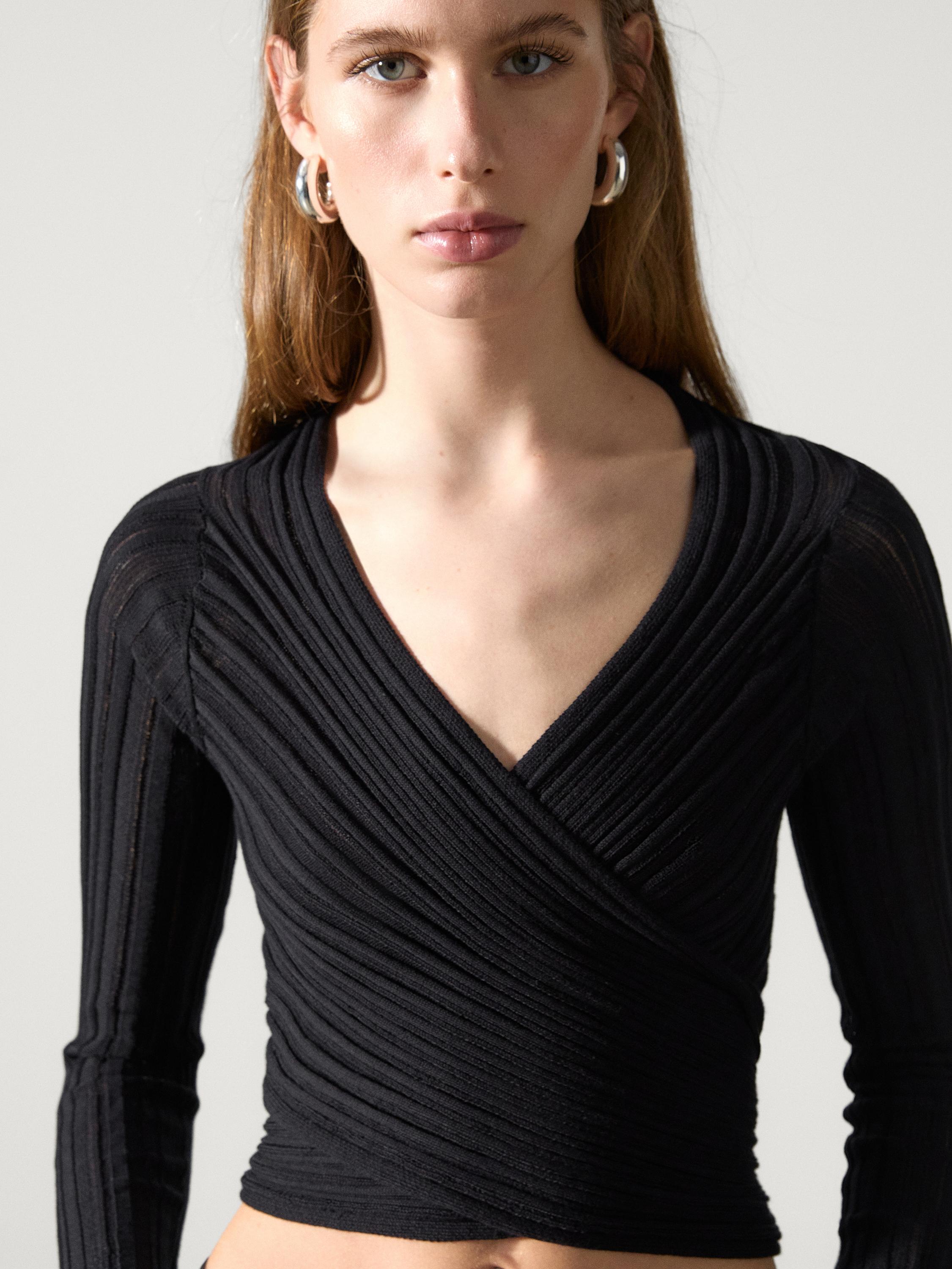 Oʻrama yoqali teksturali top